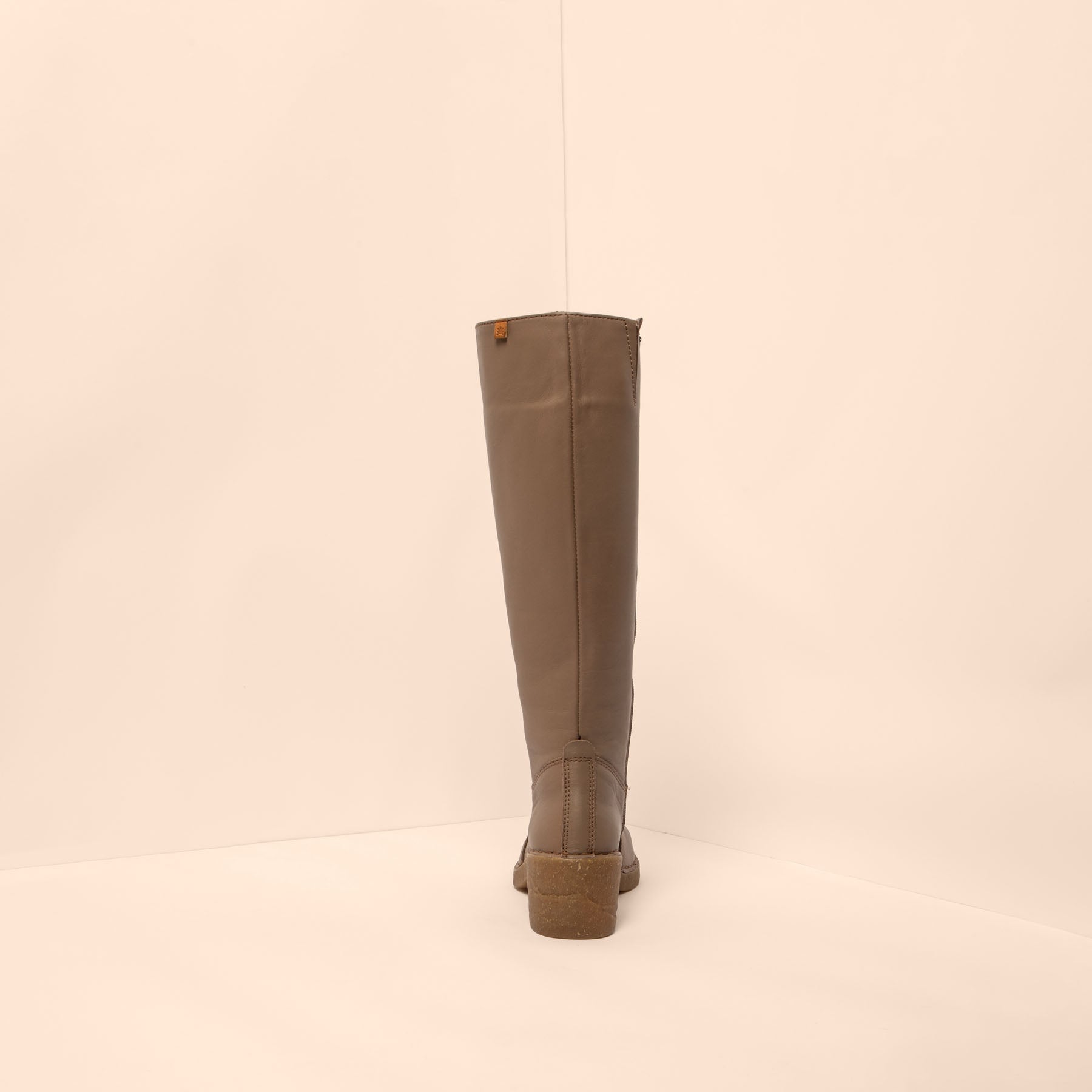 gid://shopify/Product/15700855128396_5