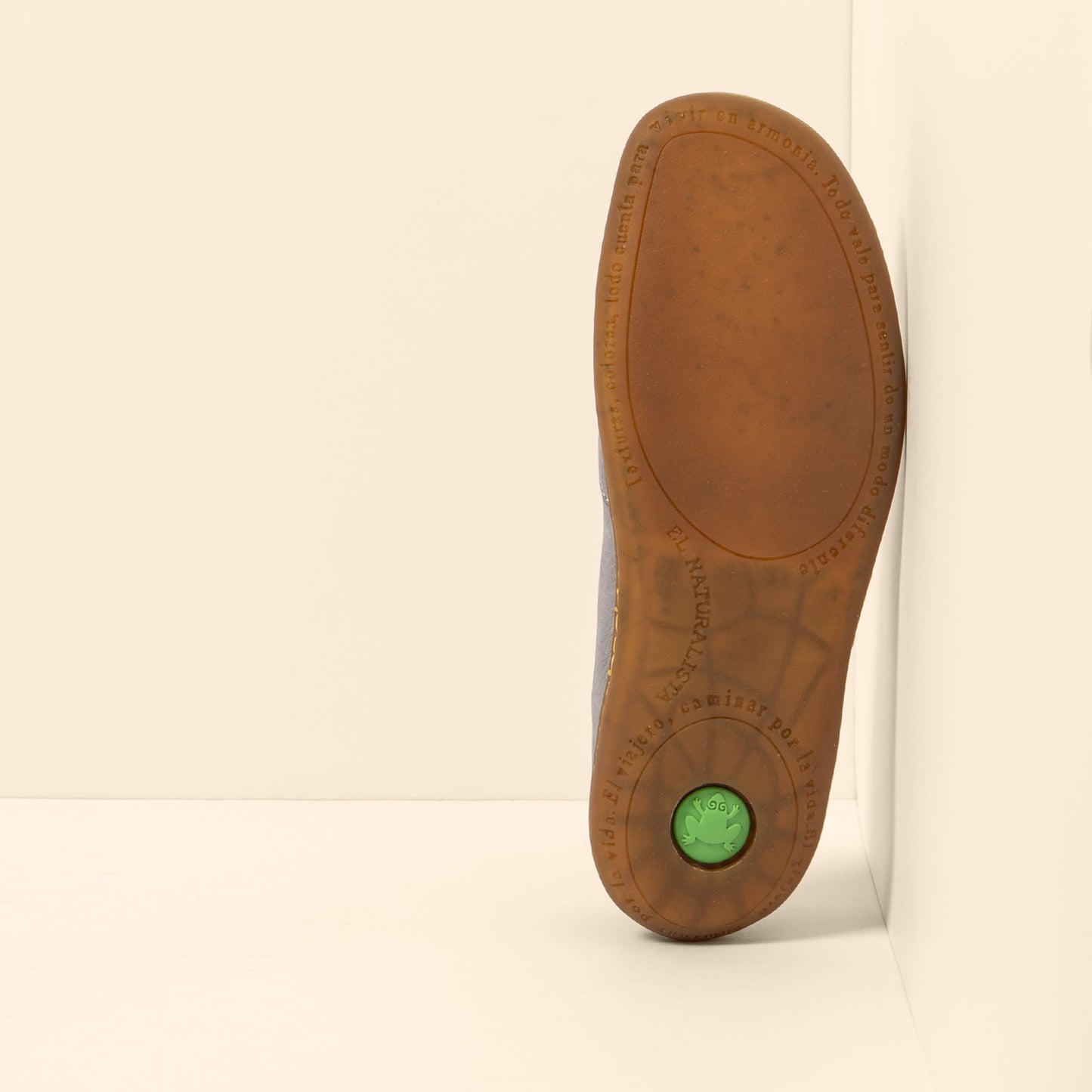 gid://shopify/Product/15700672905548_3
