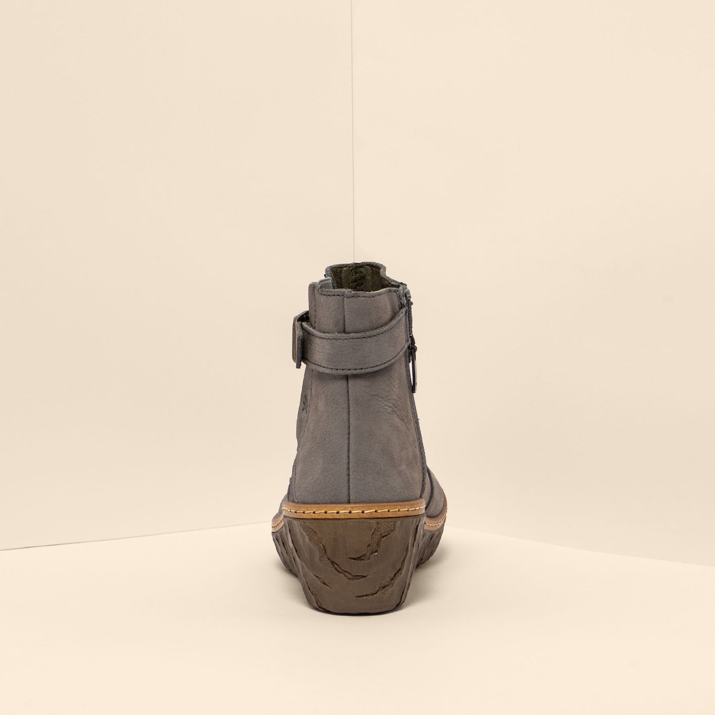 gid://shopify/Product/15699897909580_5