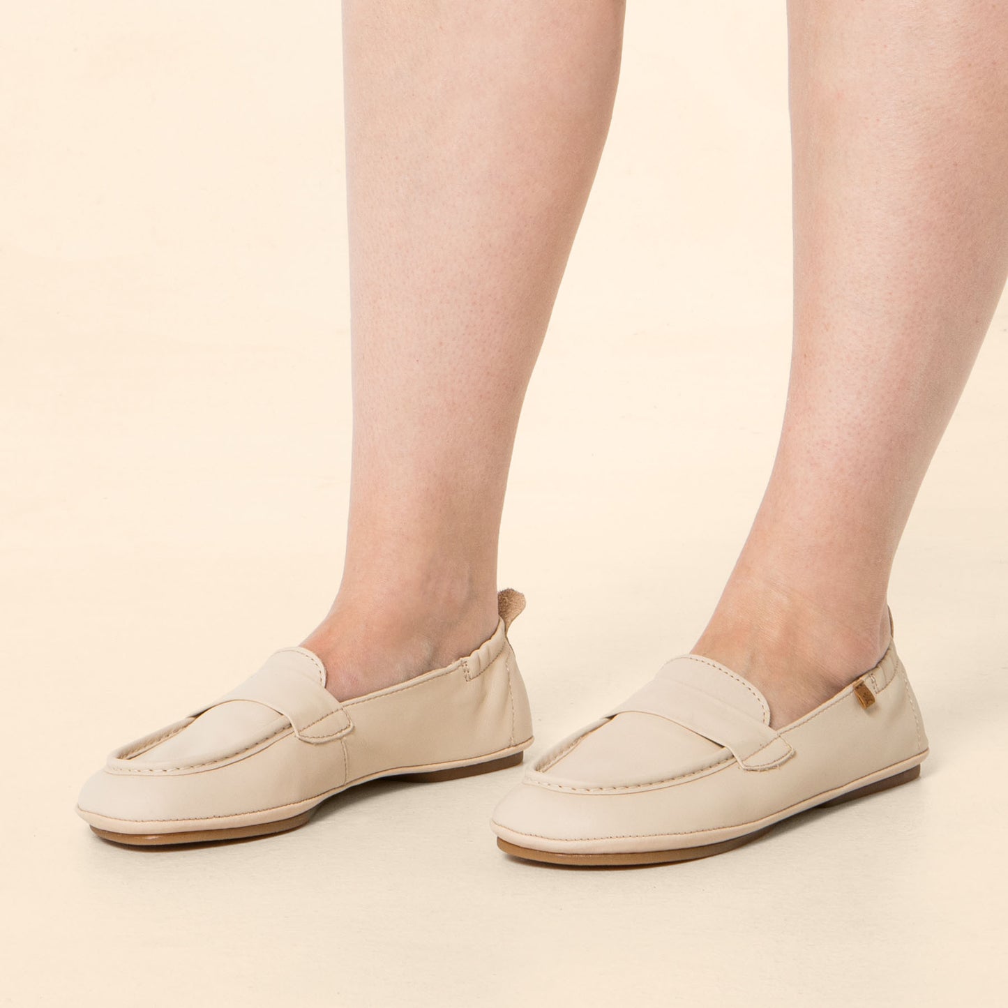 gid://shopify/Product/15700551401804_2