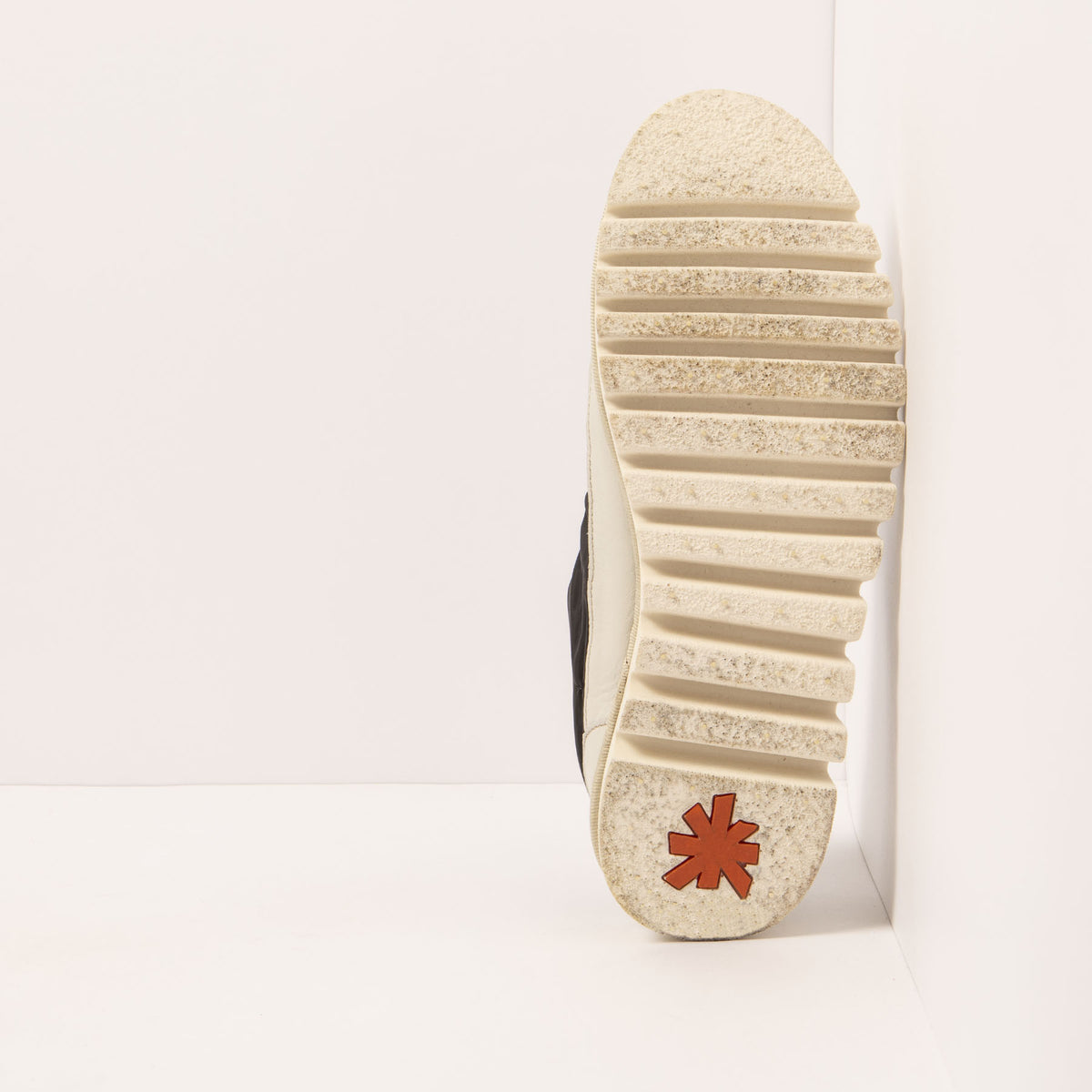 gid://shopify/Product/16172036653388_3