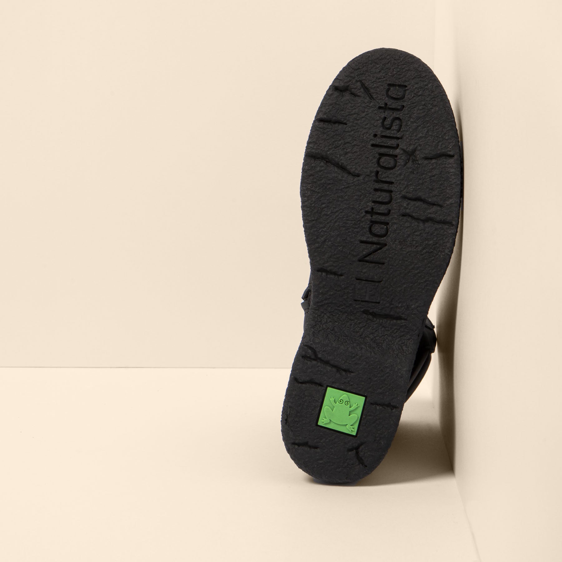 gid://shopify/Product/15700134003020_3