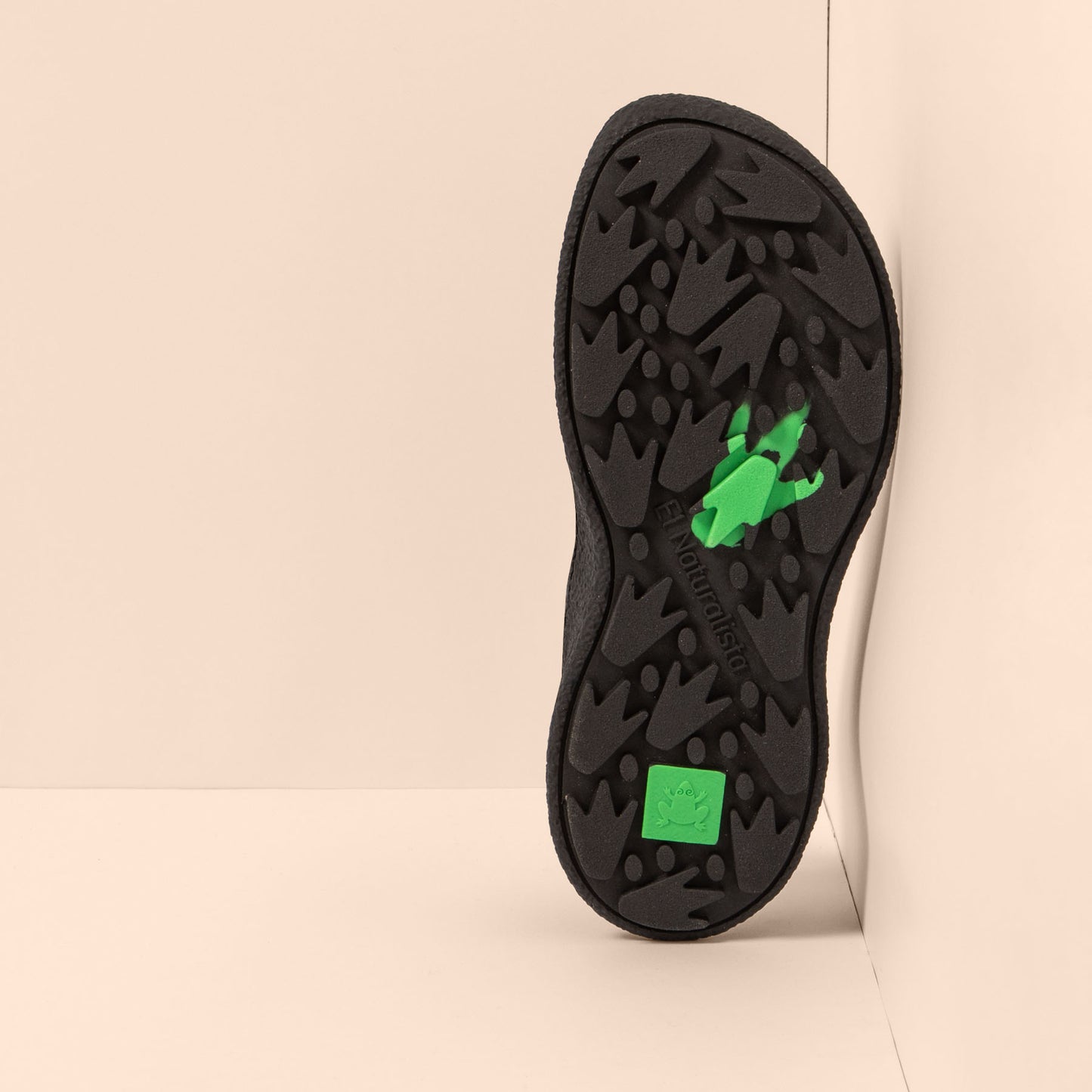 gid://shopify/Product/15700758298956_3