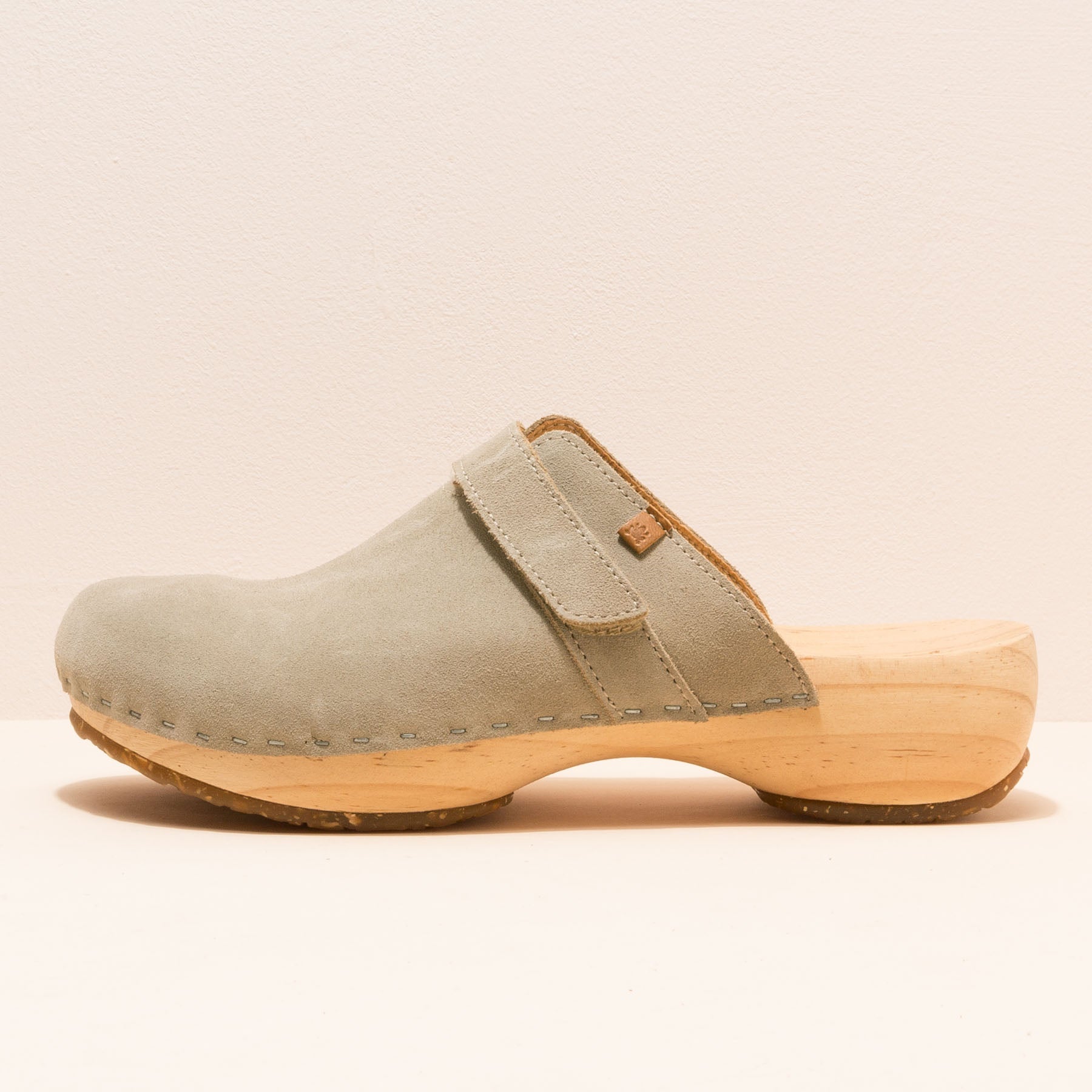 gid://shopify/Product/15700088717644_1