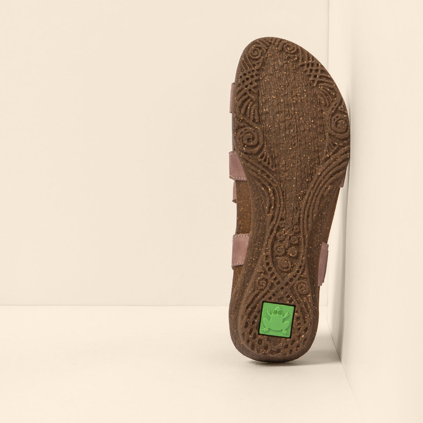 gid://shopify/Product/15700342374732_3