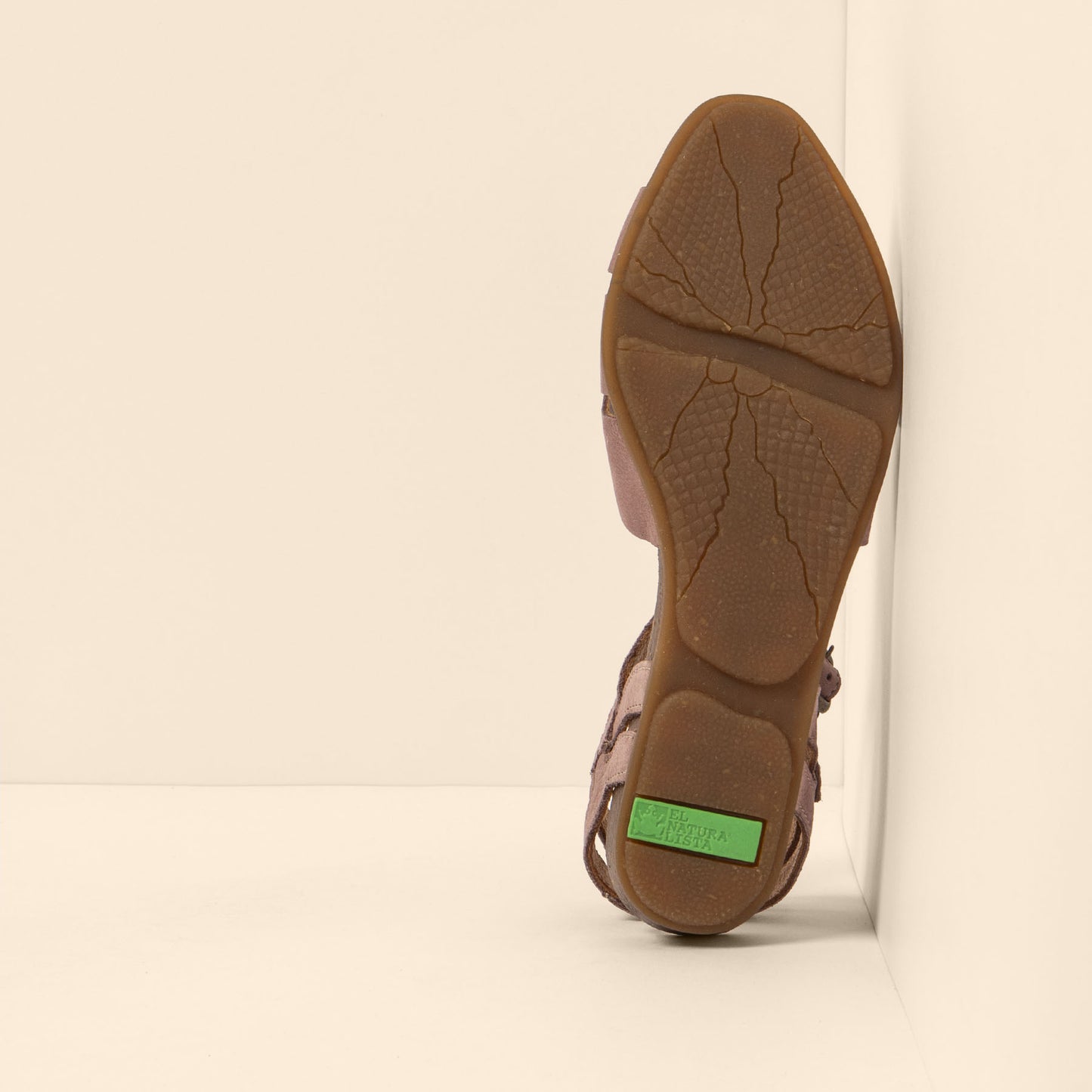gid://shopify/Product/15700344602956_3