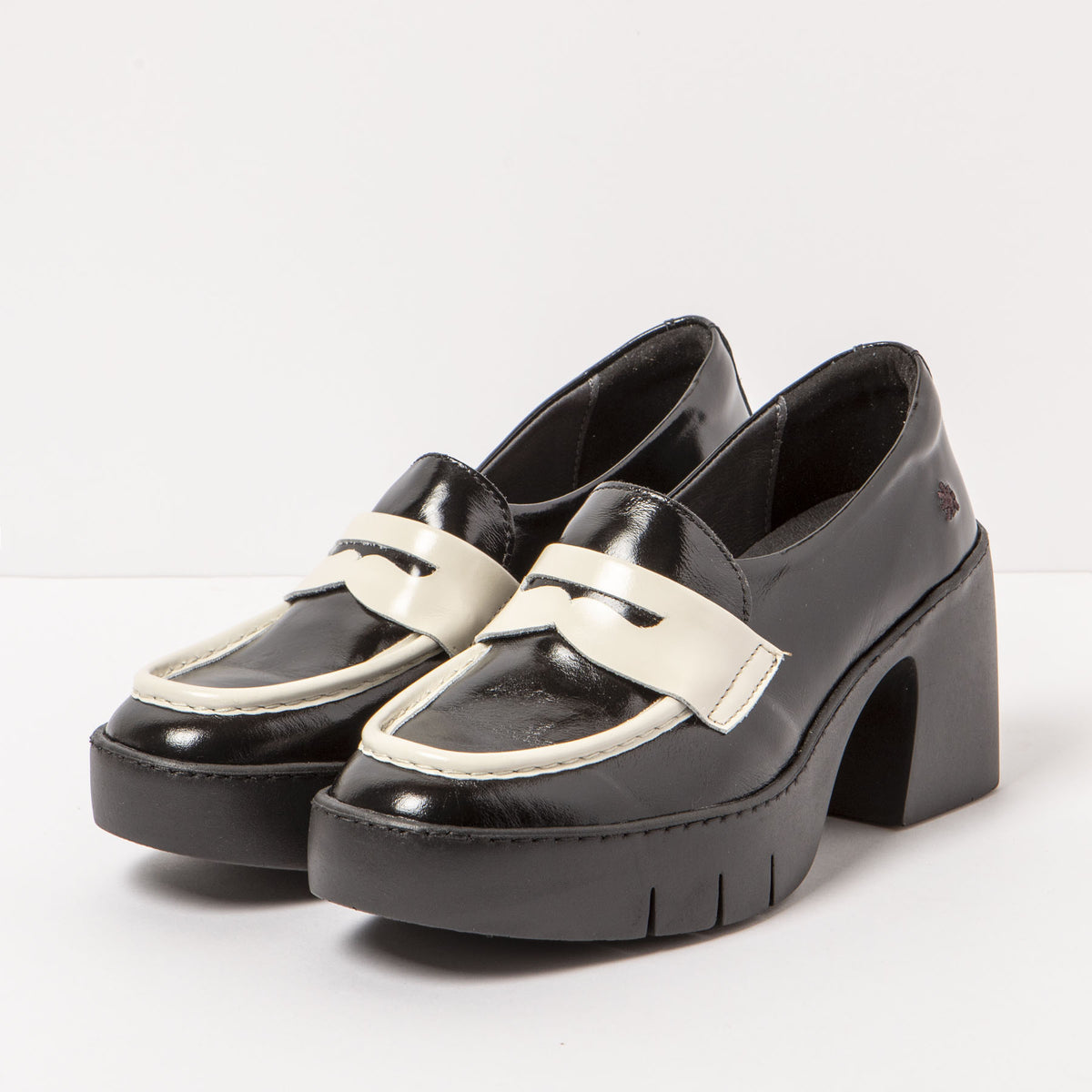 gid://shopify/Product/16171413700940_5