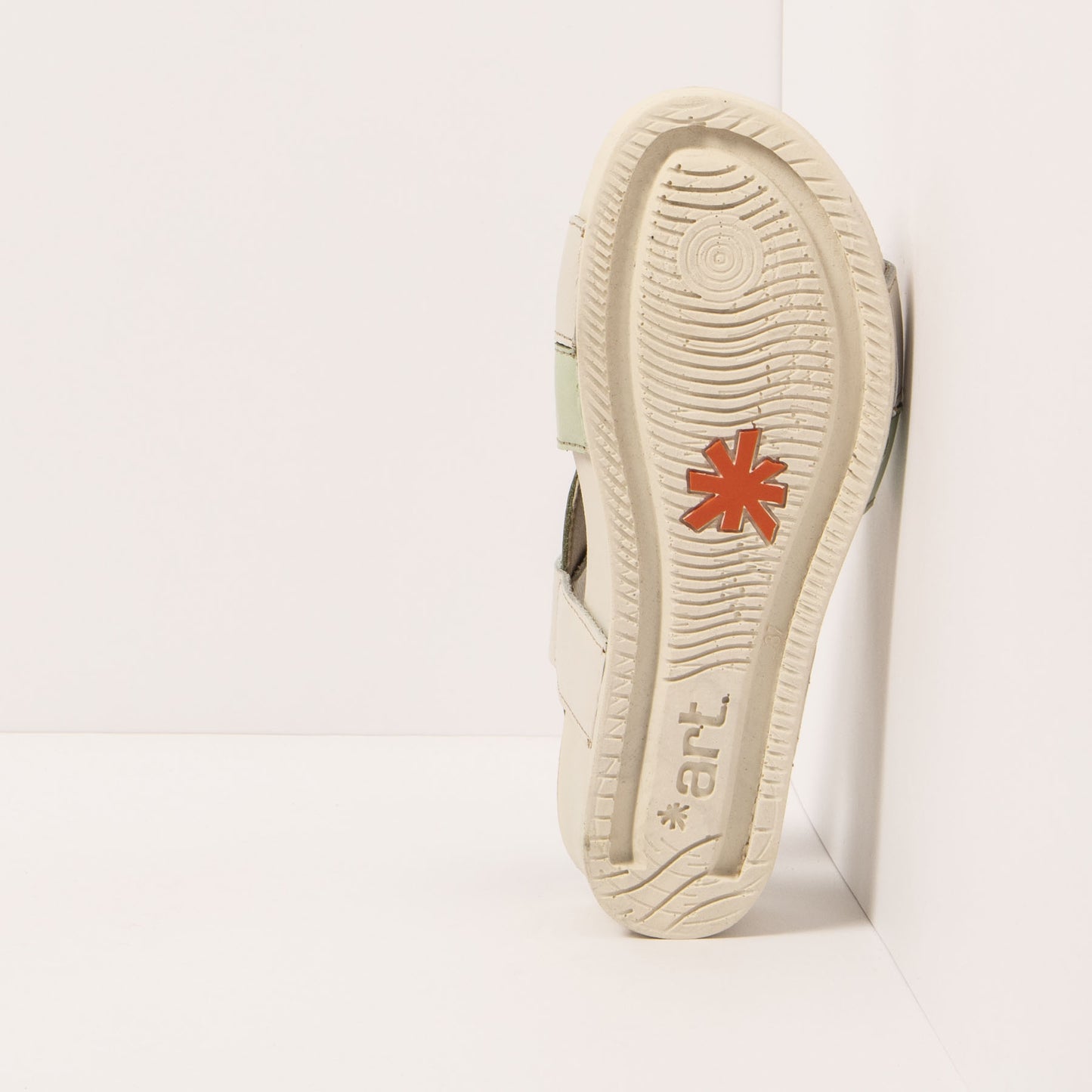 gid://shopify/Product/15693524468044_3