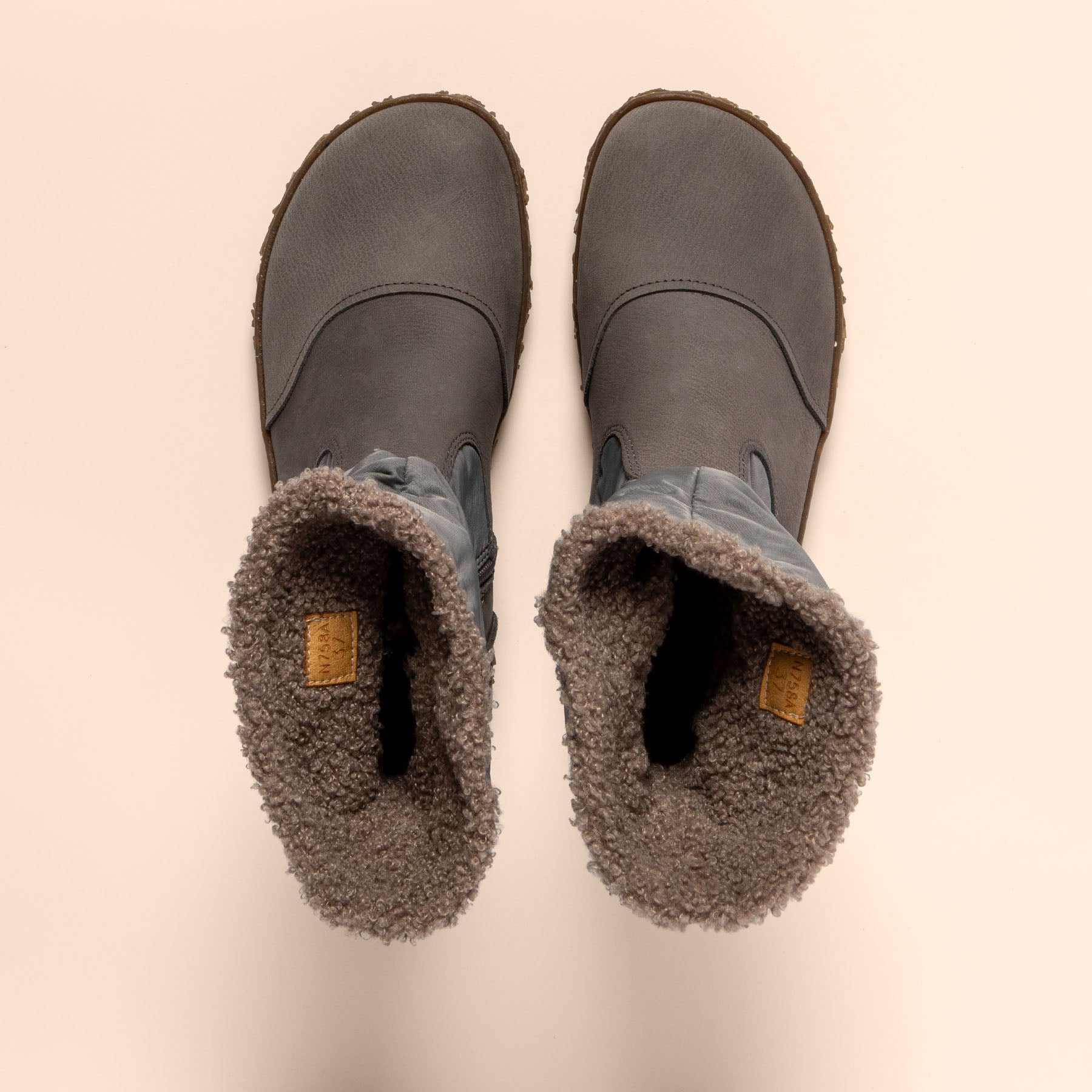 gid://shopify/Product/15700890616140_4