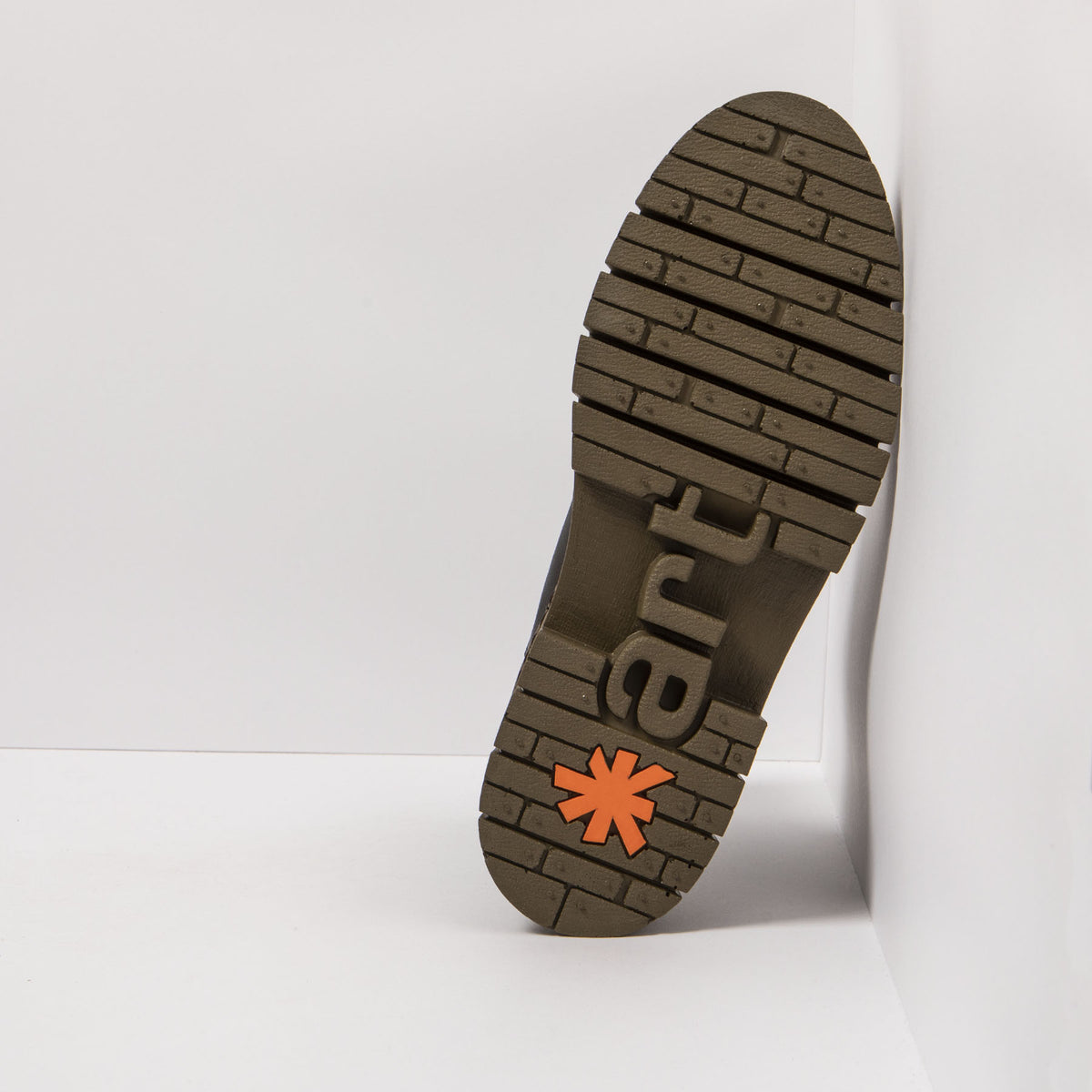 gid://shopify/Product/16171640717644_6