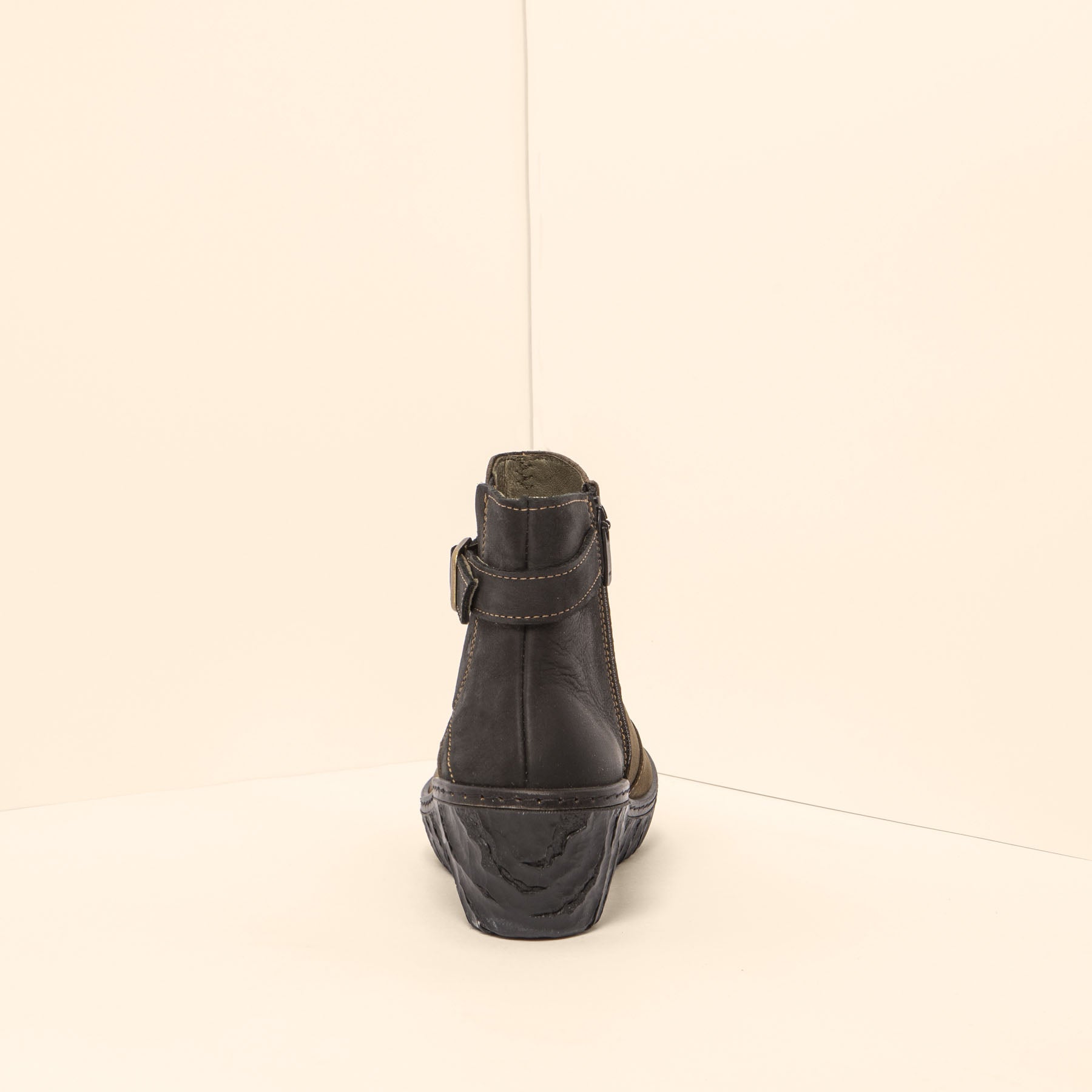 gid://shopify/Product/15699901972812_8