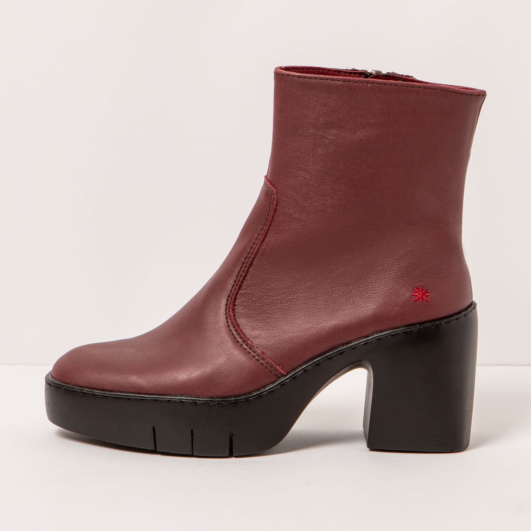 gid://shopify/Product/15694139425100_1