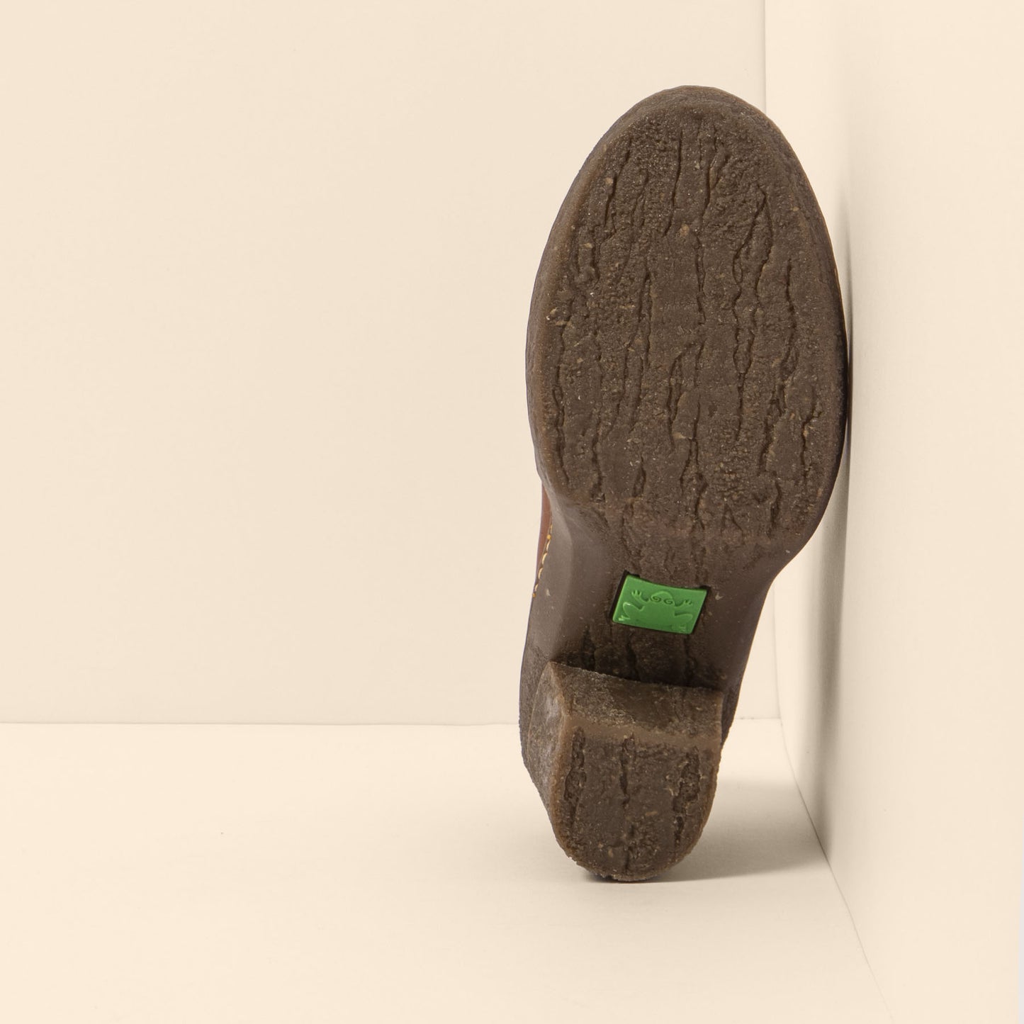gid://shopify/Product/15699968786764_3