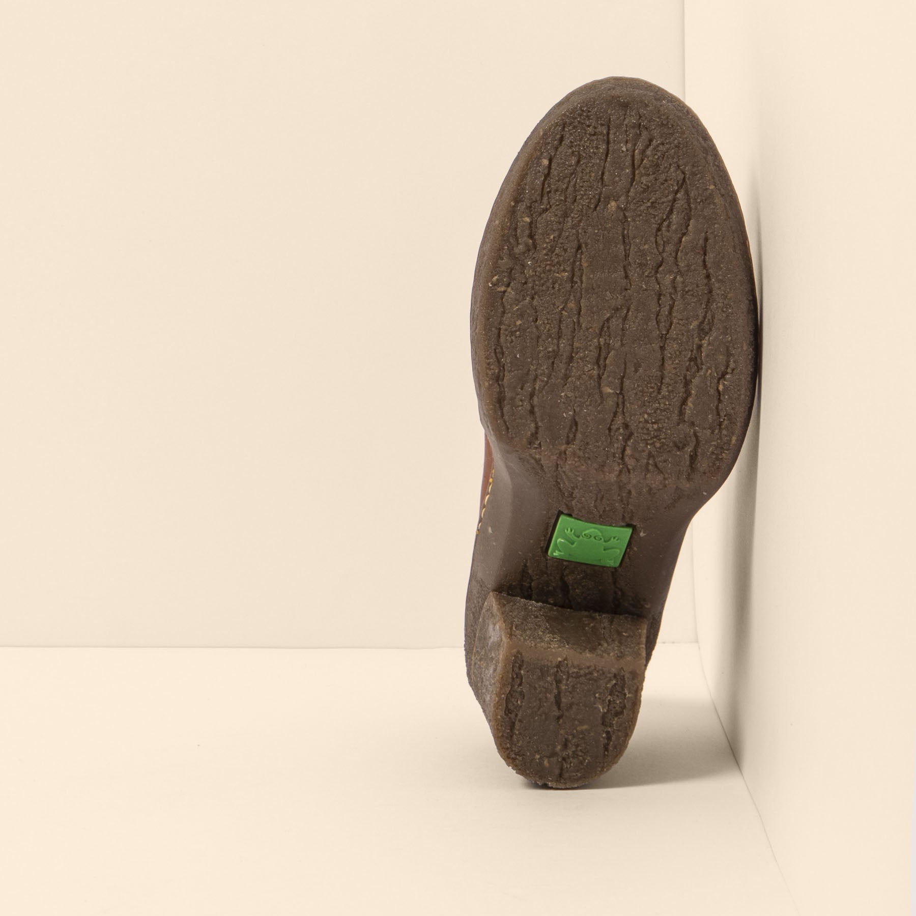 gid://shopify/Product/15699968786764_3