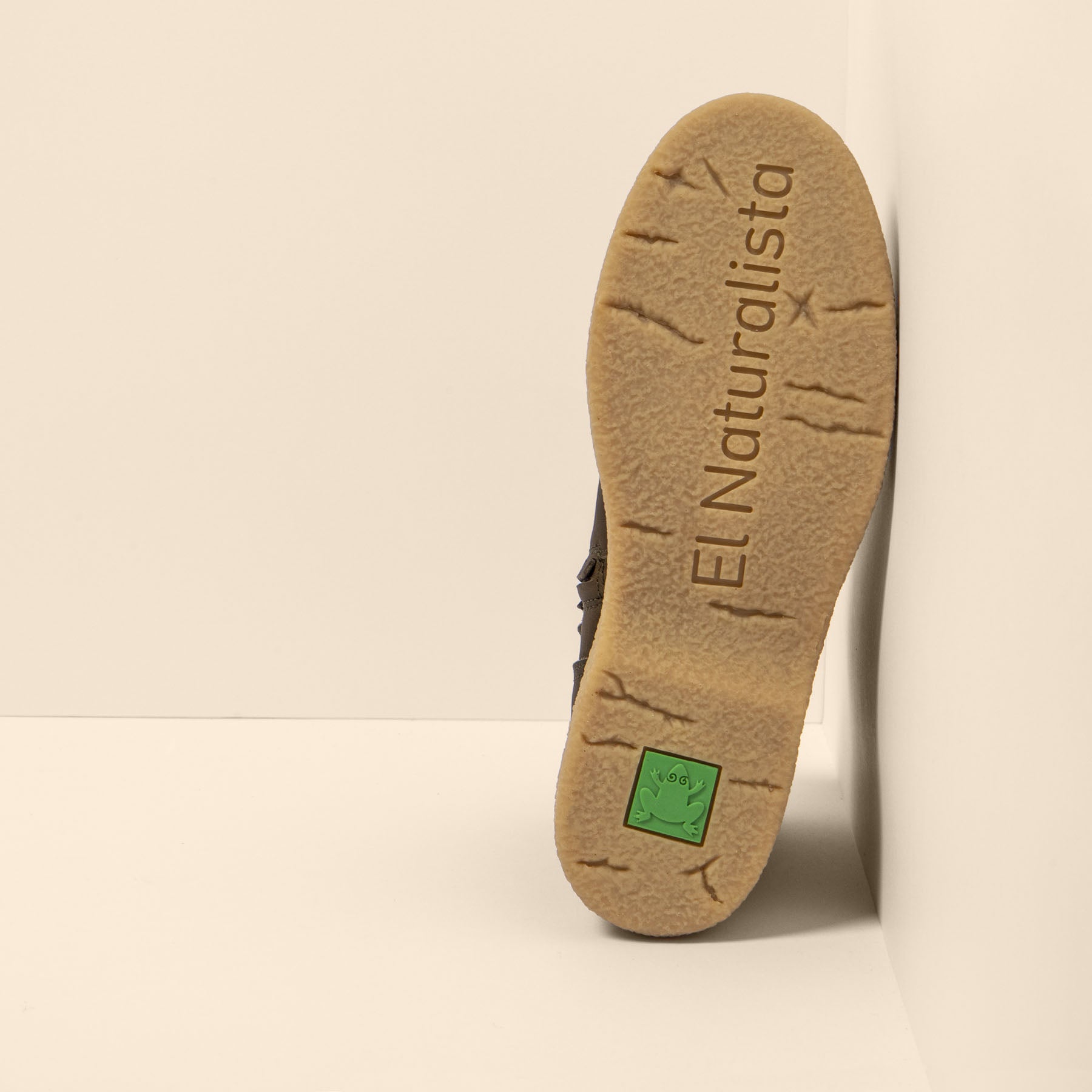 gid://shopify/Product/15700136165708_3