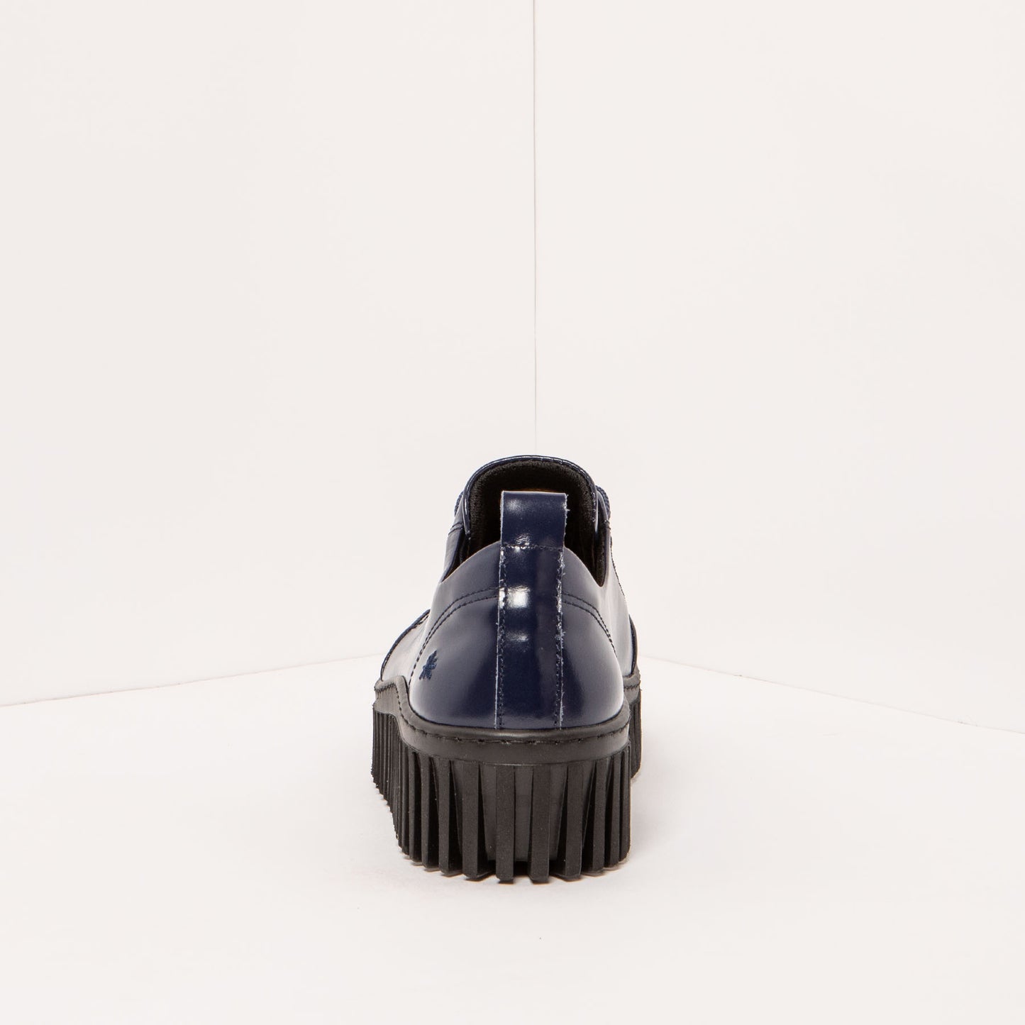 gid://shopify/Product/15694084604236_5
