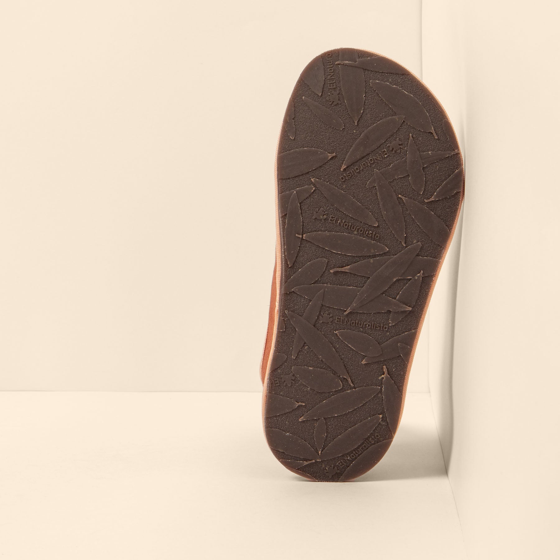 gid://shopify/Product/15700431405388_3