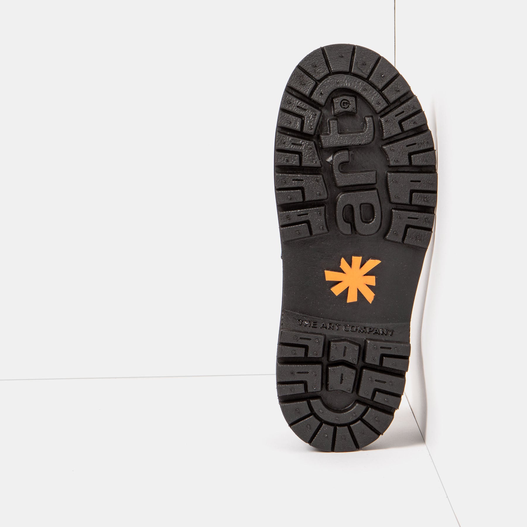 gid://shopify/Product/15694329446732_6