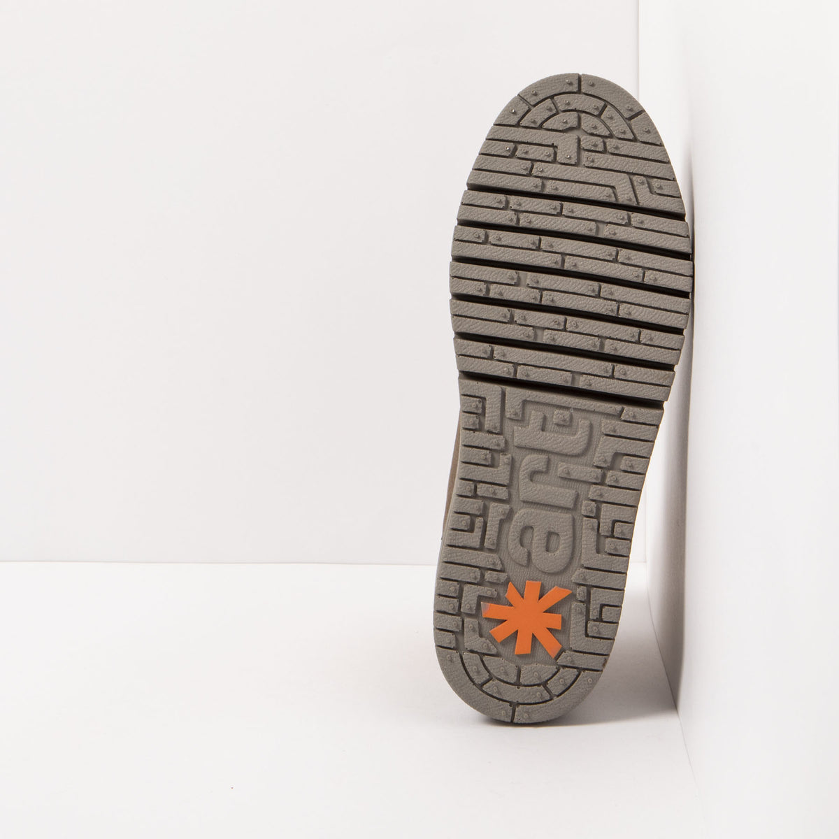 gid://shopify/Product/16171504533836_6
