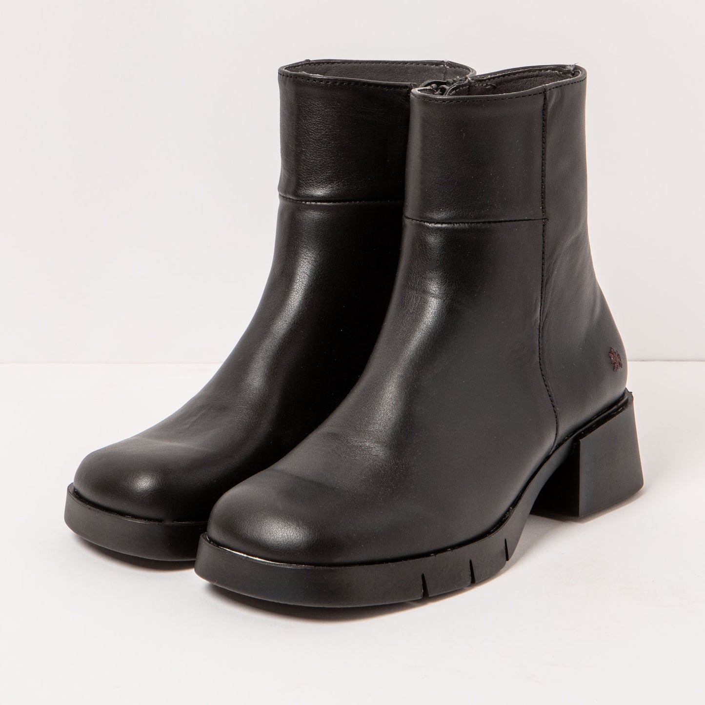 gid://shopify/Product/15693779927372_2