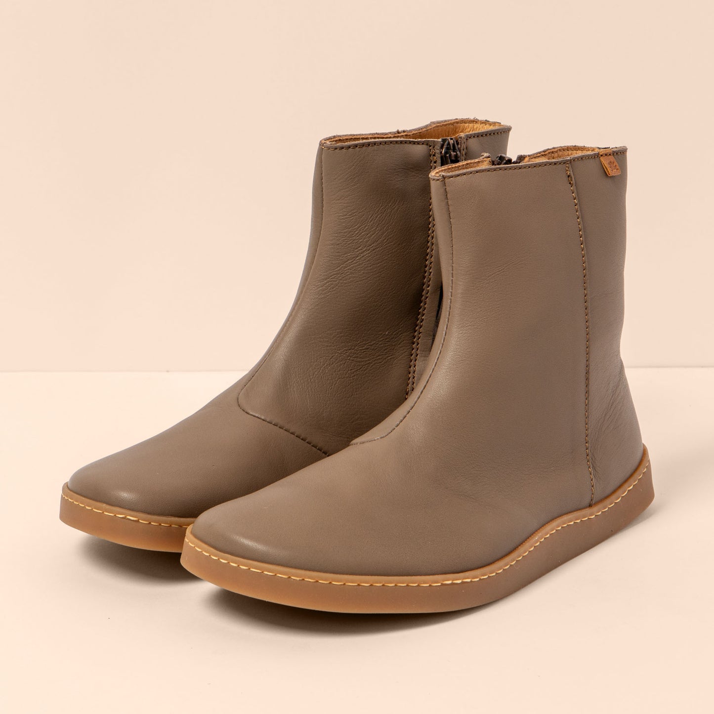 gid://shopify/Product/15700868825420_2