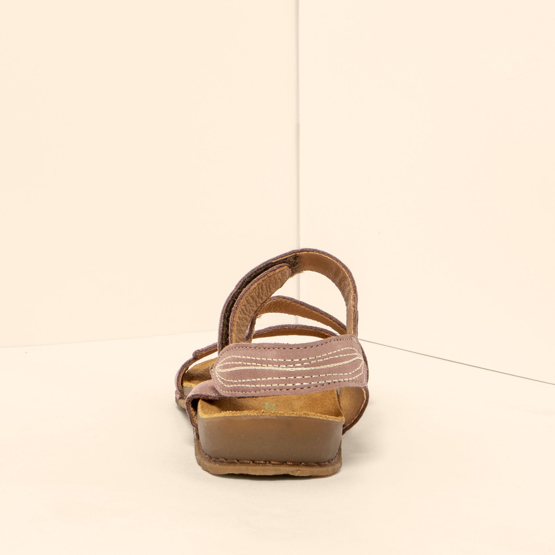 gid://shopify/Product/15700515357004_5