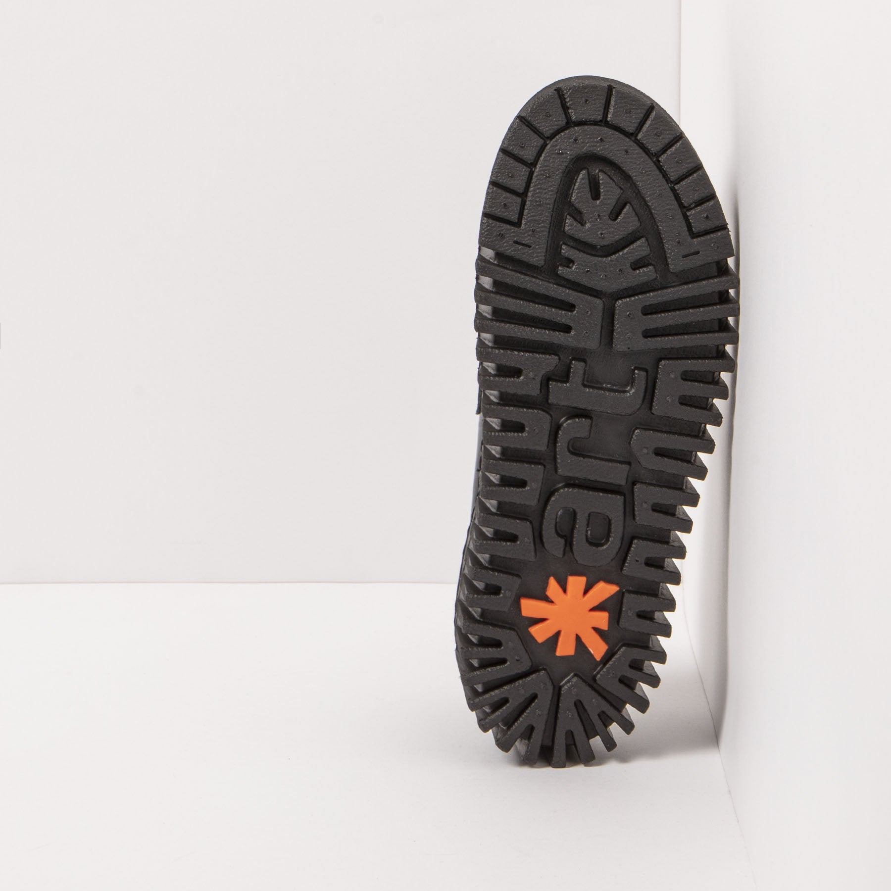gid://shopify/Product/15785720578380_6