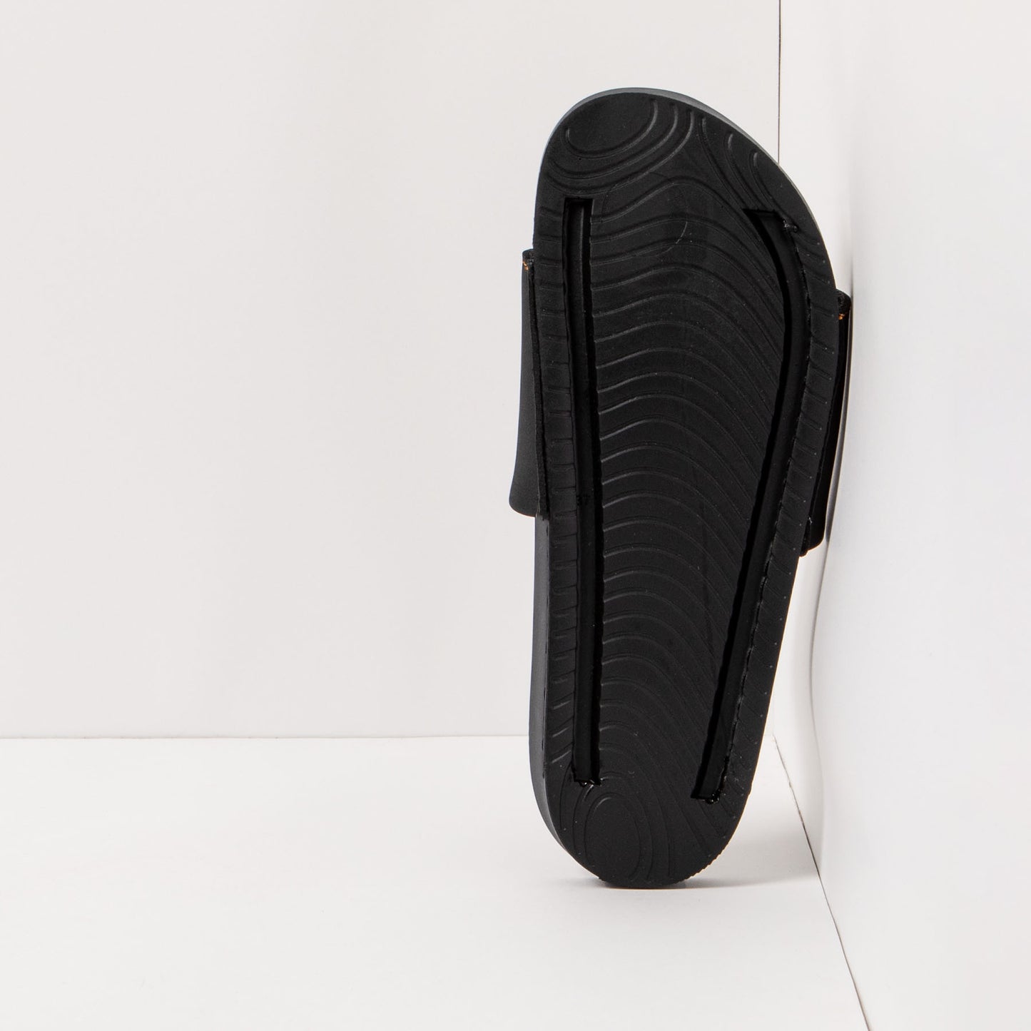gid://shopify/Product/15693609894220_3