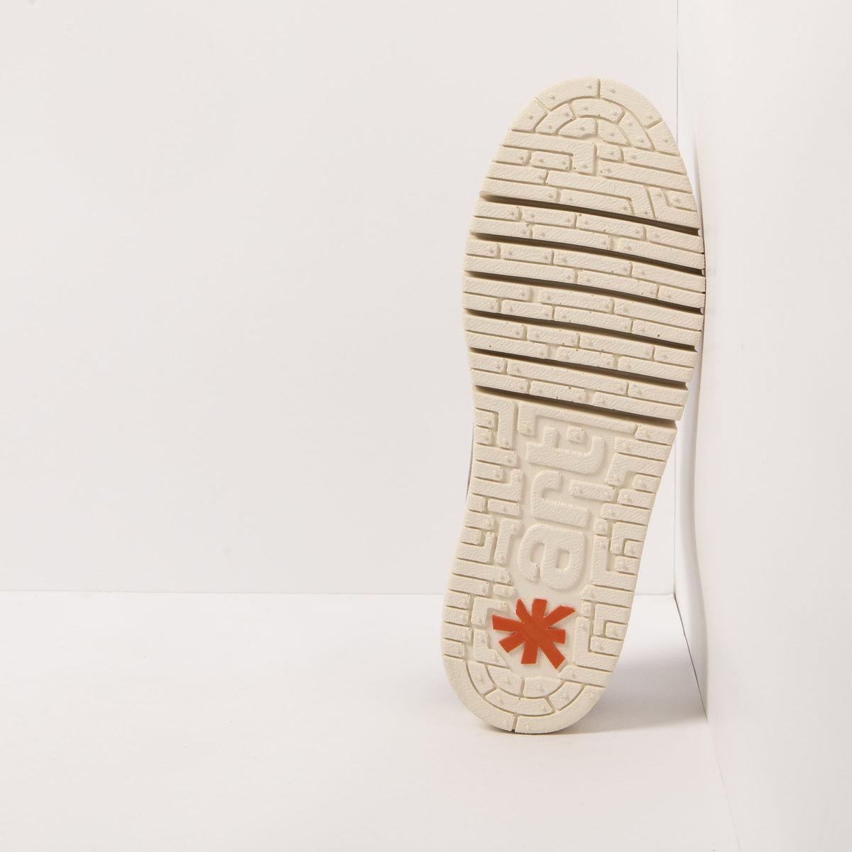 gid://shopify/Product/16171526914380_6