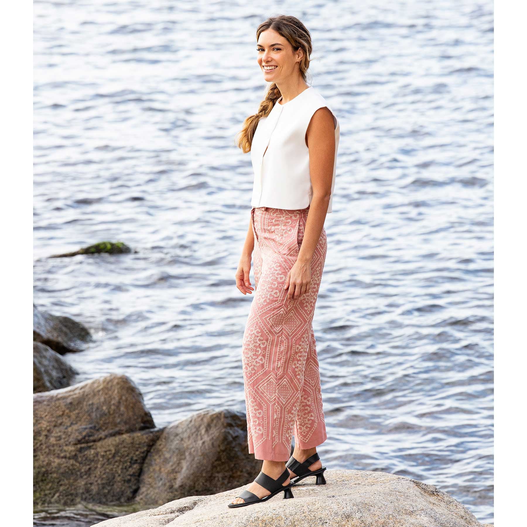 gid://shopify/Product/15700745584972_3
