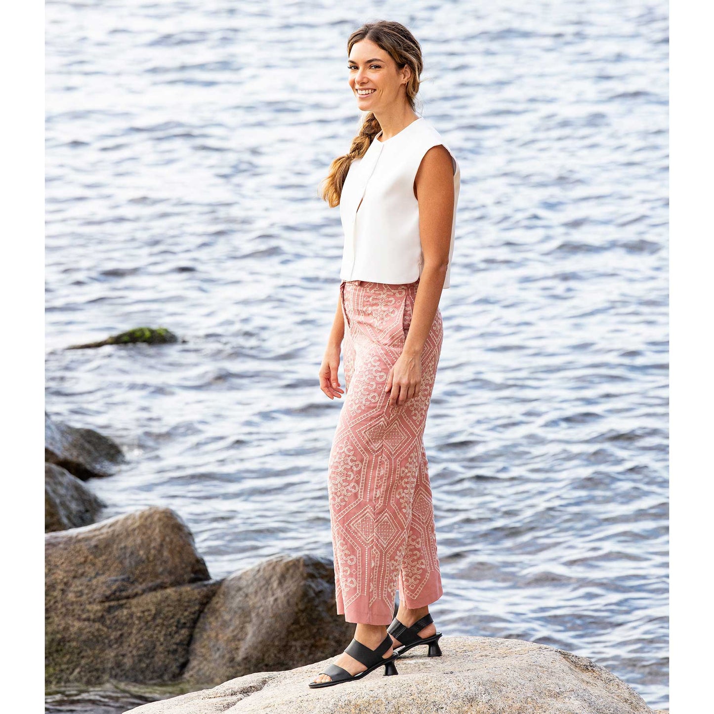 gid://shopify/Product/15700747125068_3