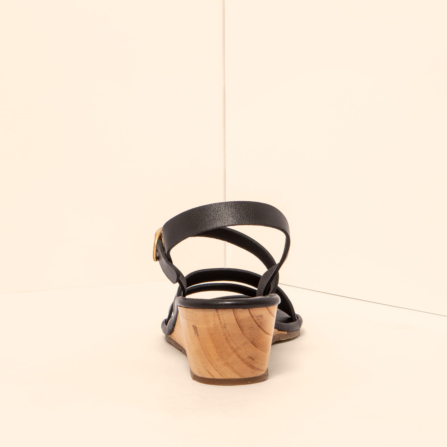 gid://shopify/Product/15700715831628_8