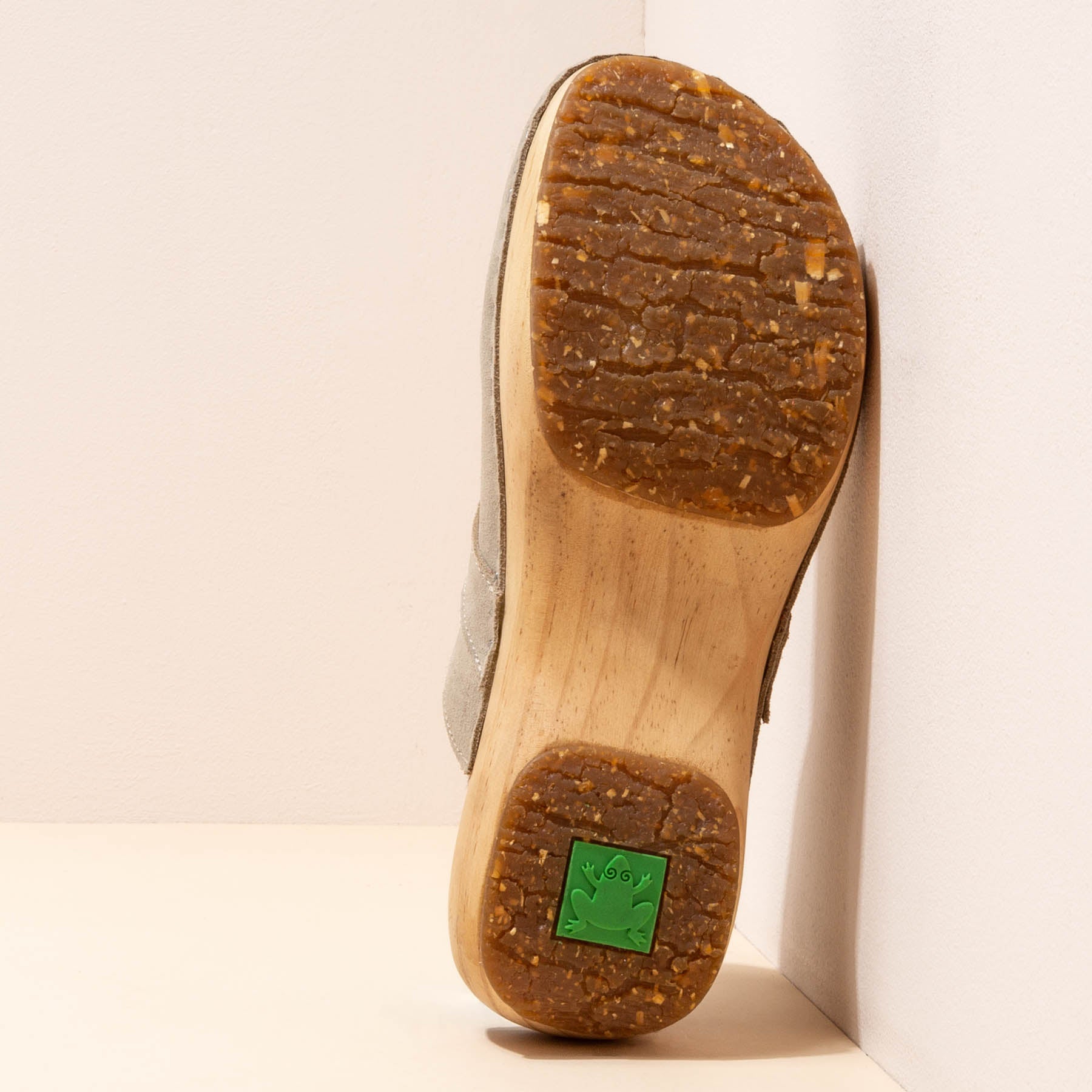 gid://shopify/Product/15700088717644_3