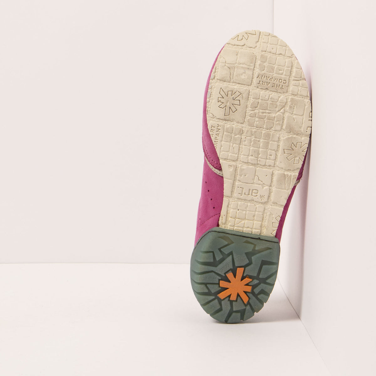 gid://shopify/Product/16172055855436_6