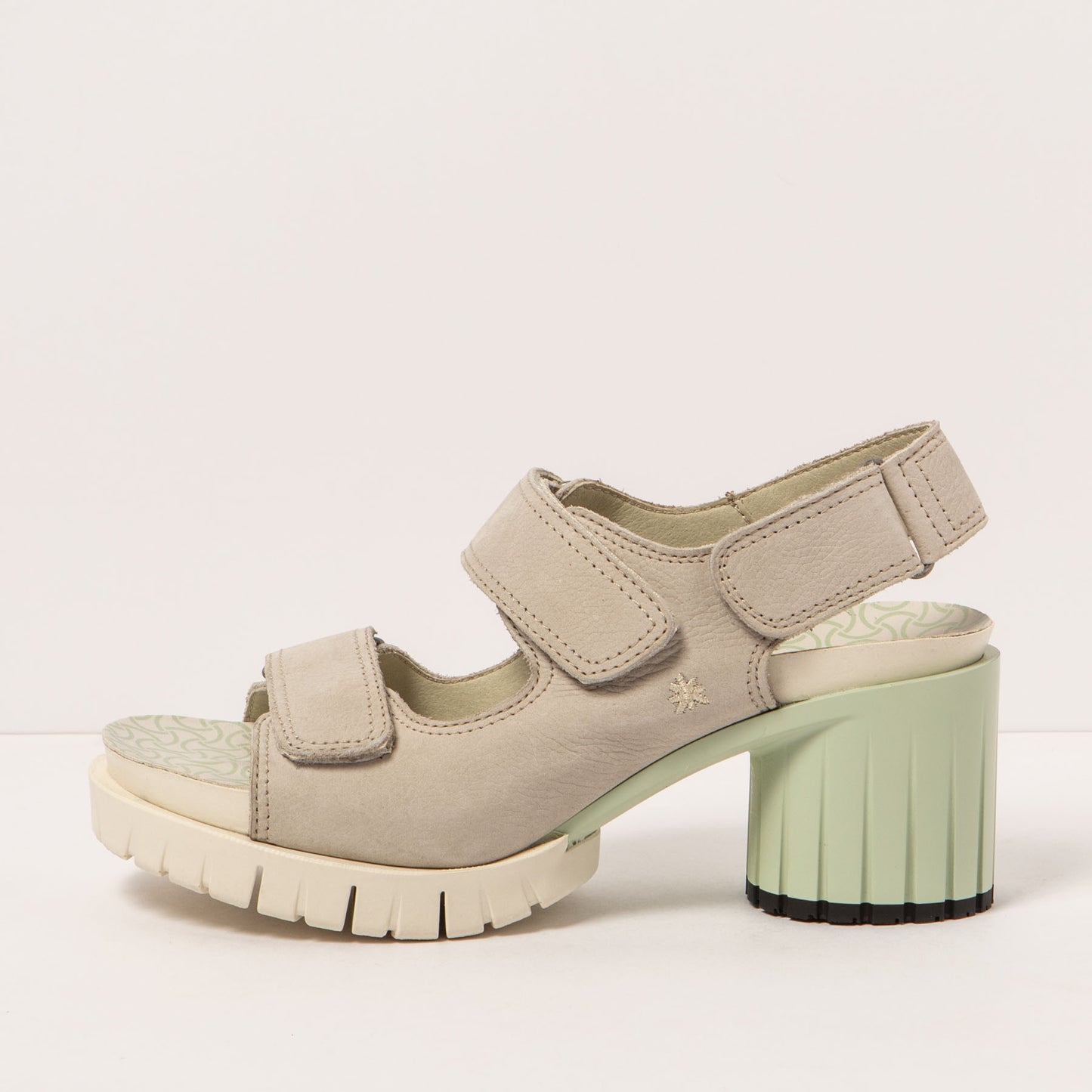 gid://shopify/Product/15693448184140_1