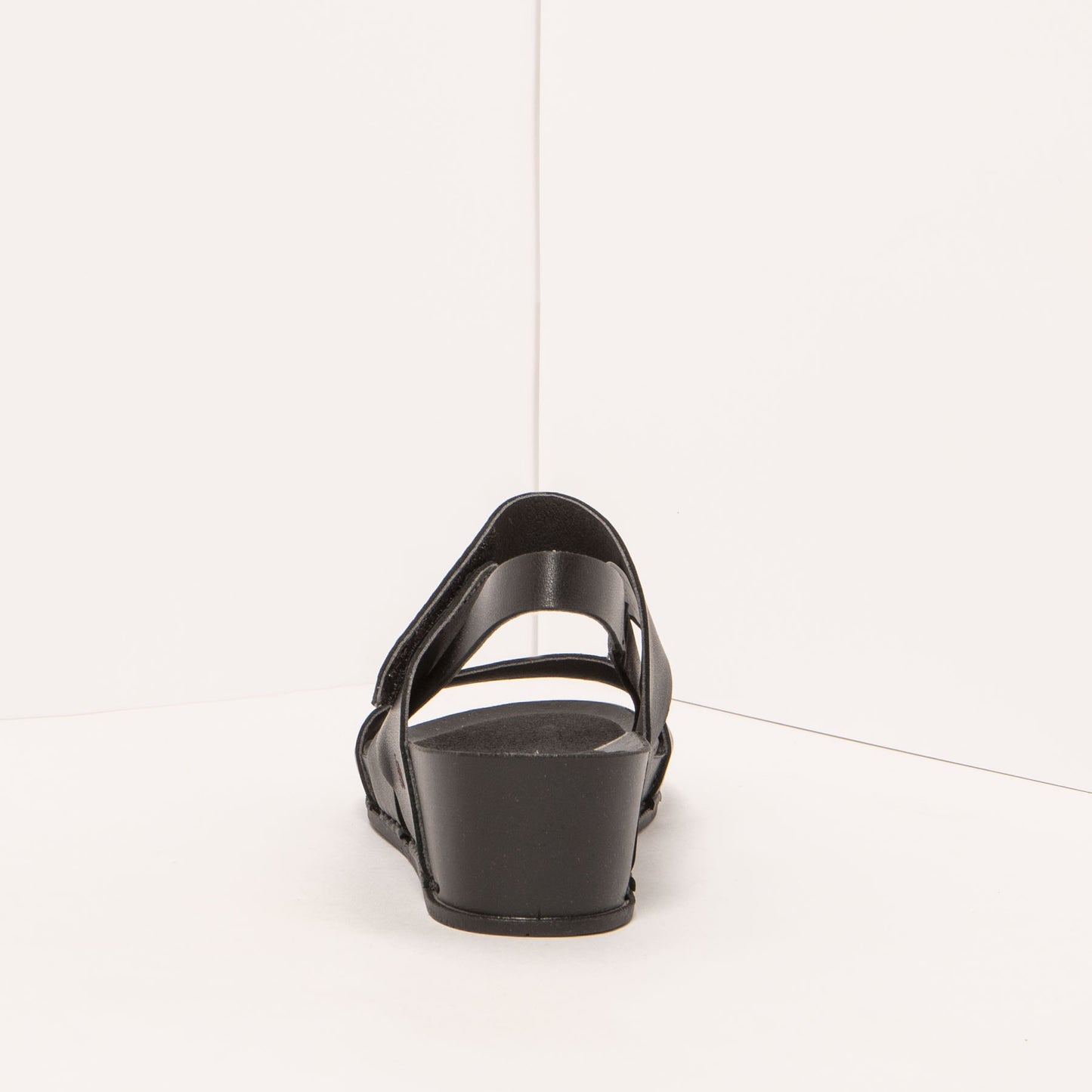 gid://shopify/Product/15693543145804_5