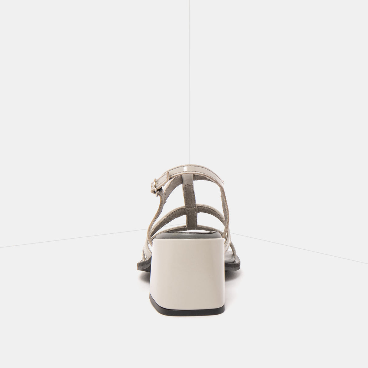 gid://shopify/Product/16173058326860_5
