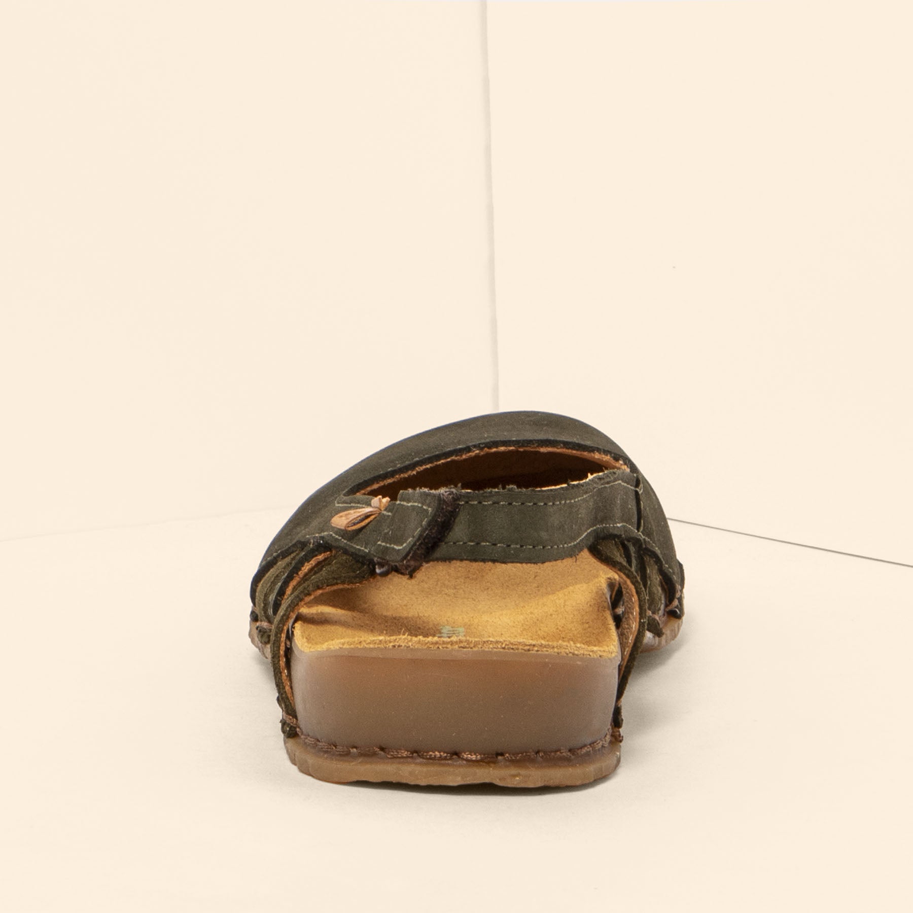 gid://shopify/Product/15700528890188_5