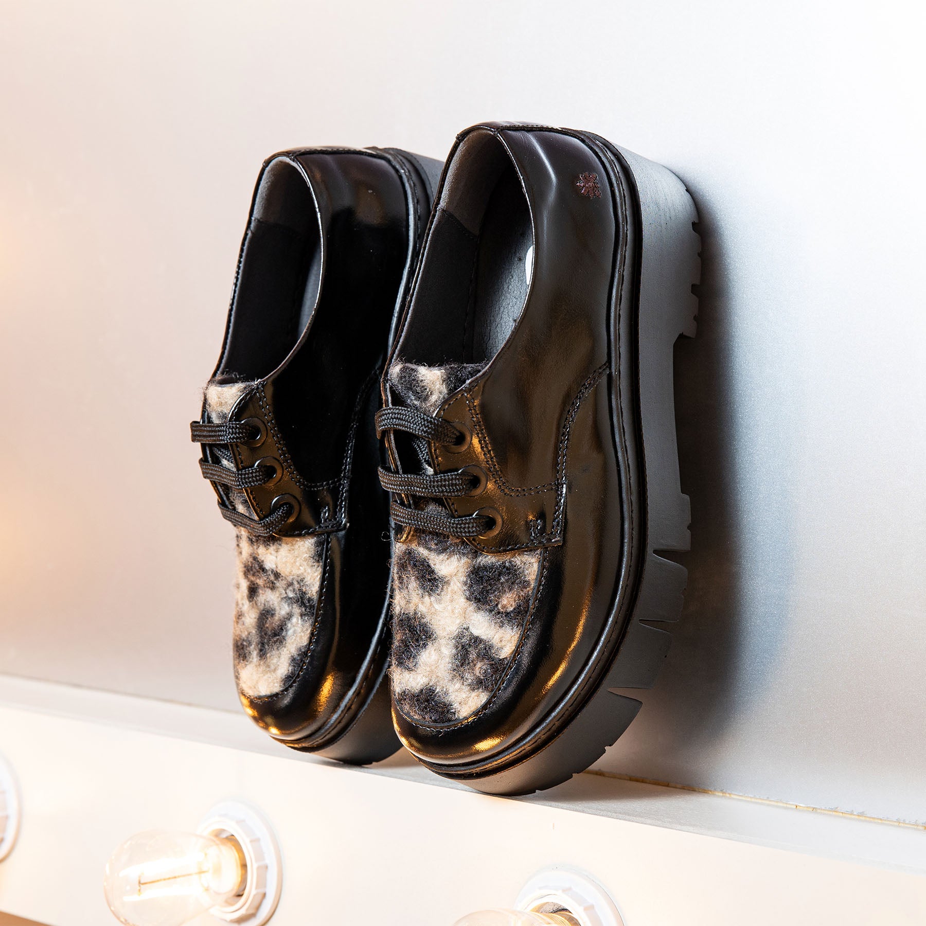 gid://shopify/Product/15694210236748_2