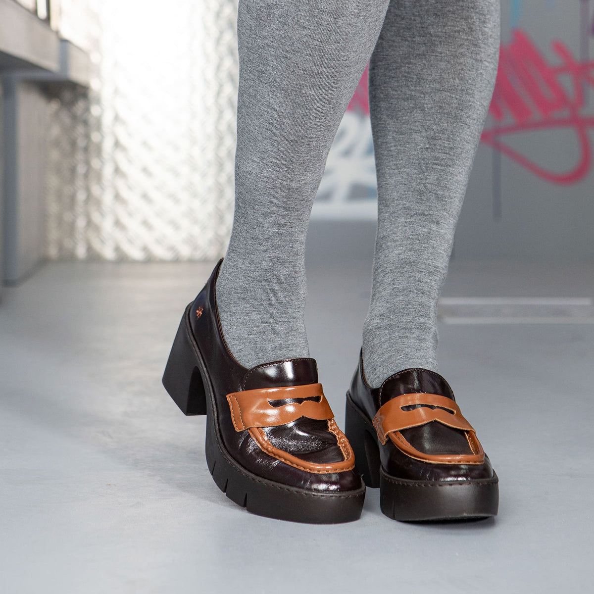 gid://shopify/Product/16171413700940_9