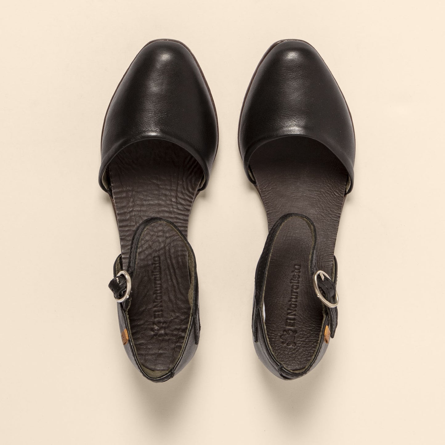 gid://shopify/Product/15700752138572_4