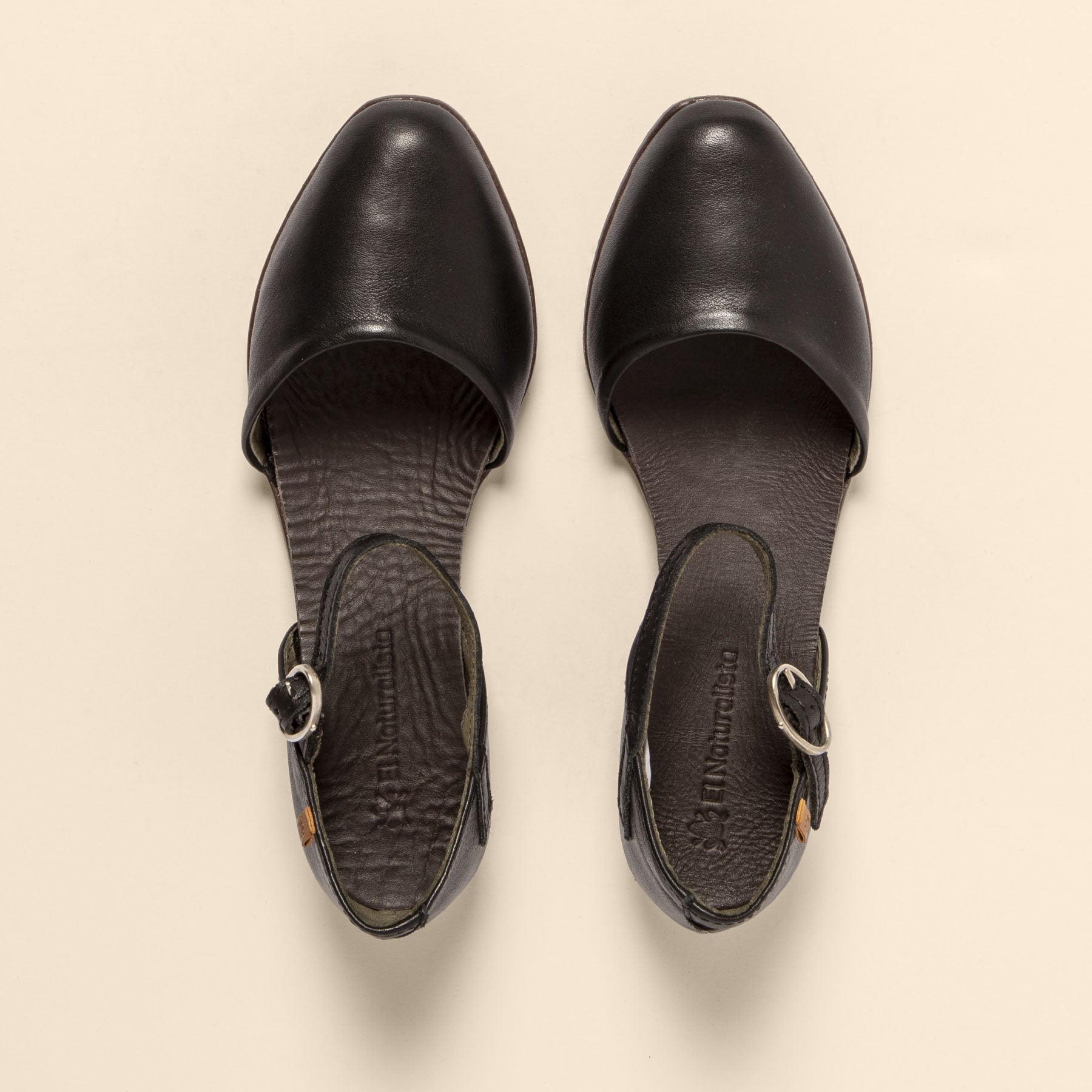 gid://shopify/Product/15700752138572_4