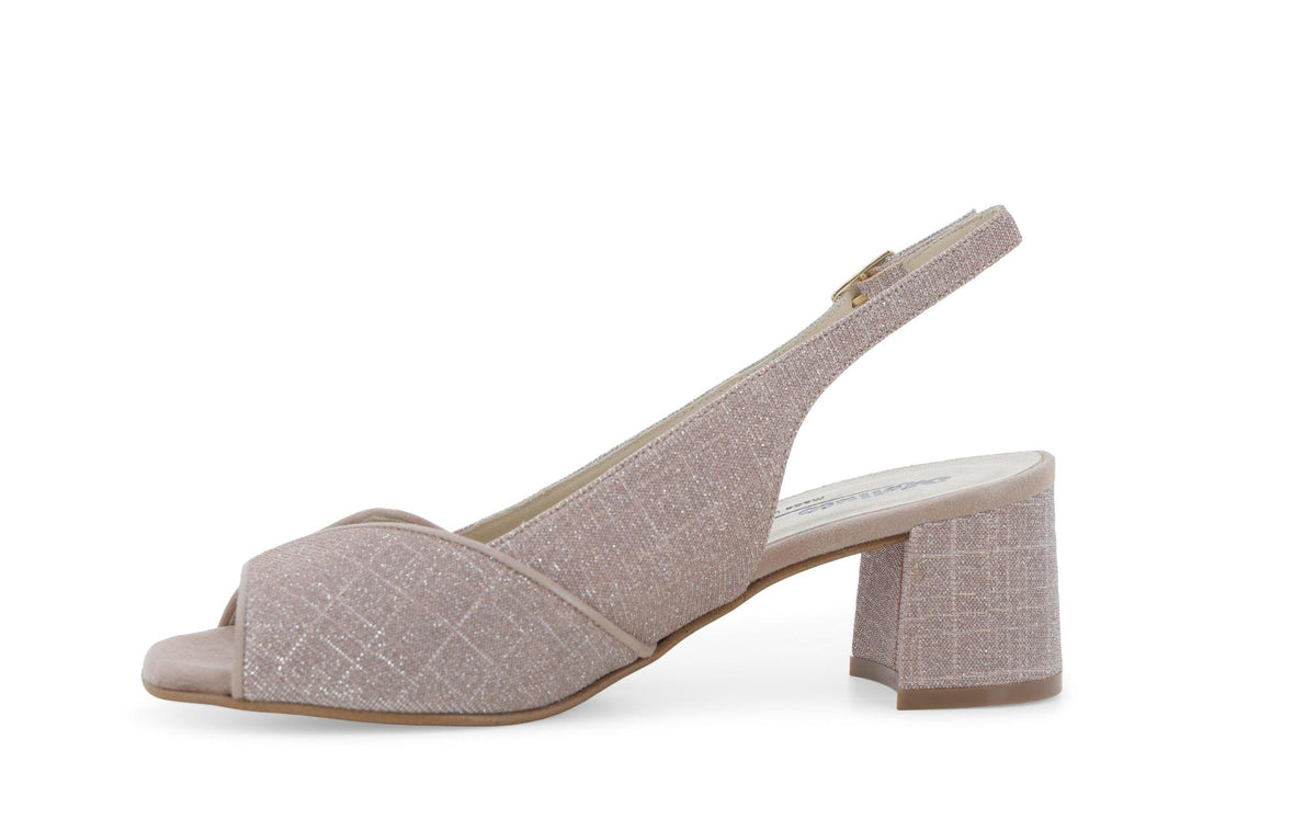 gid://shopify/Product/15685853806924_4