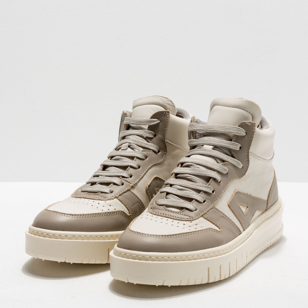 gid://shopify/Product/16171479400780_5