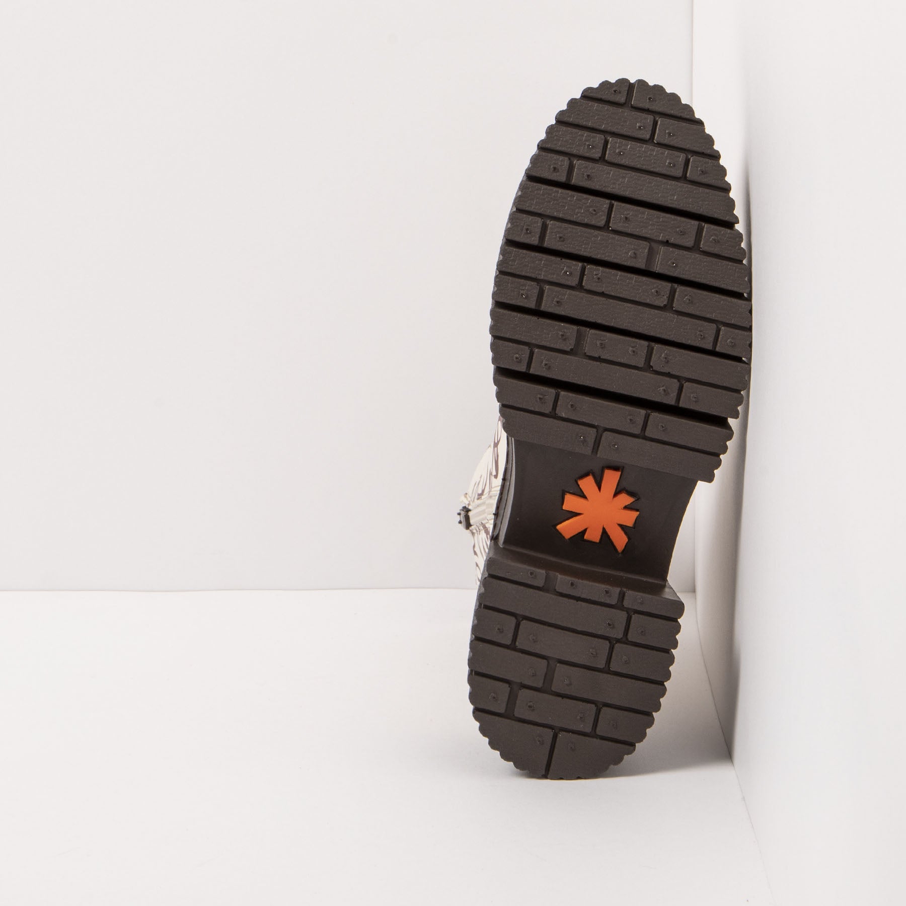 gid://shopify/Product/15785709207884_6