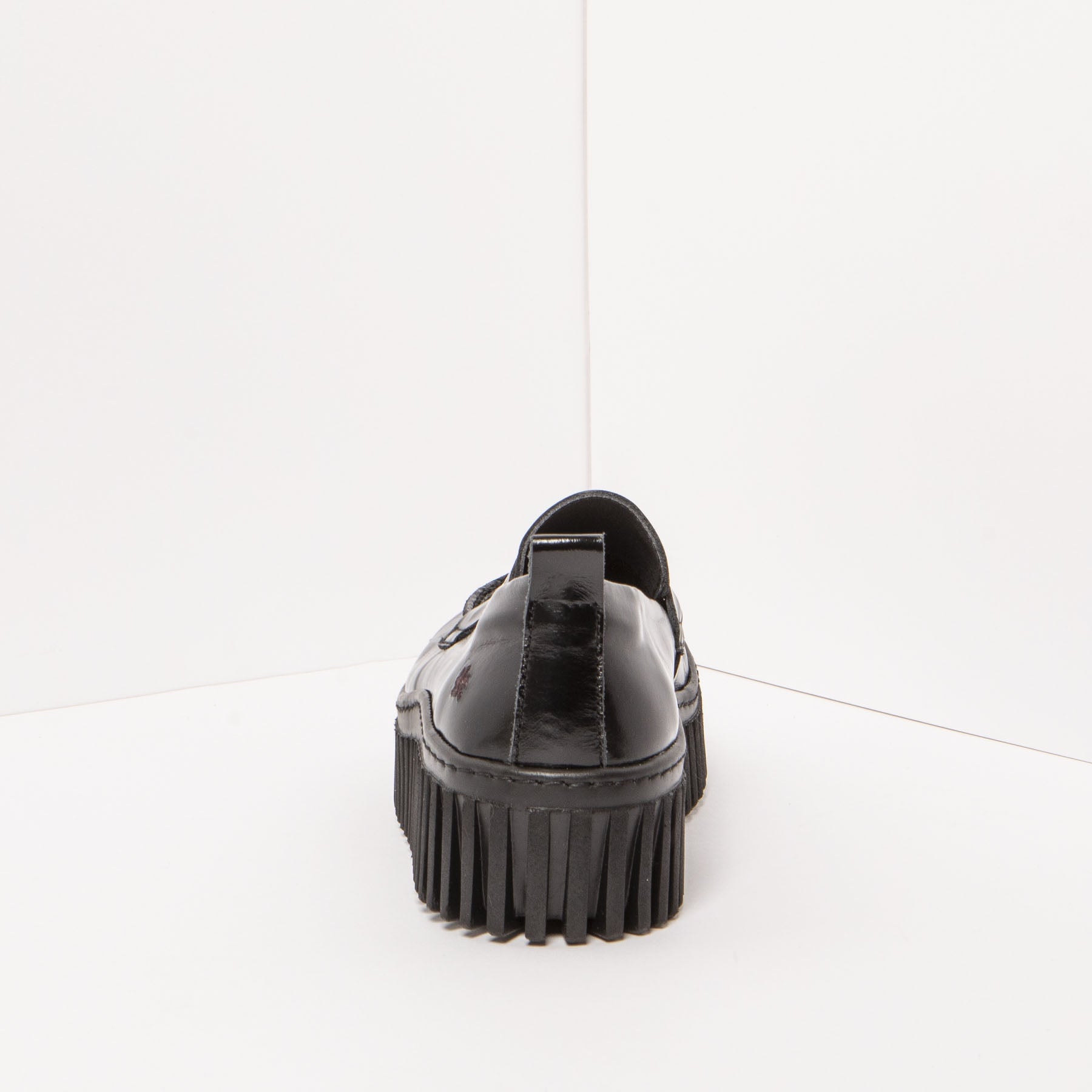 gid://shopify/Product/15785720578380_8