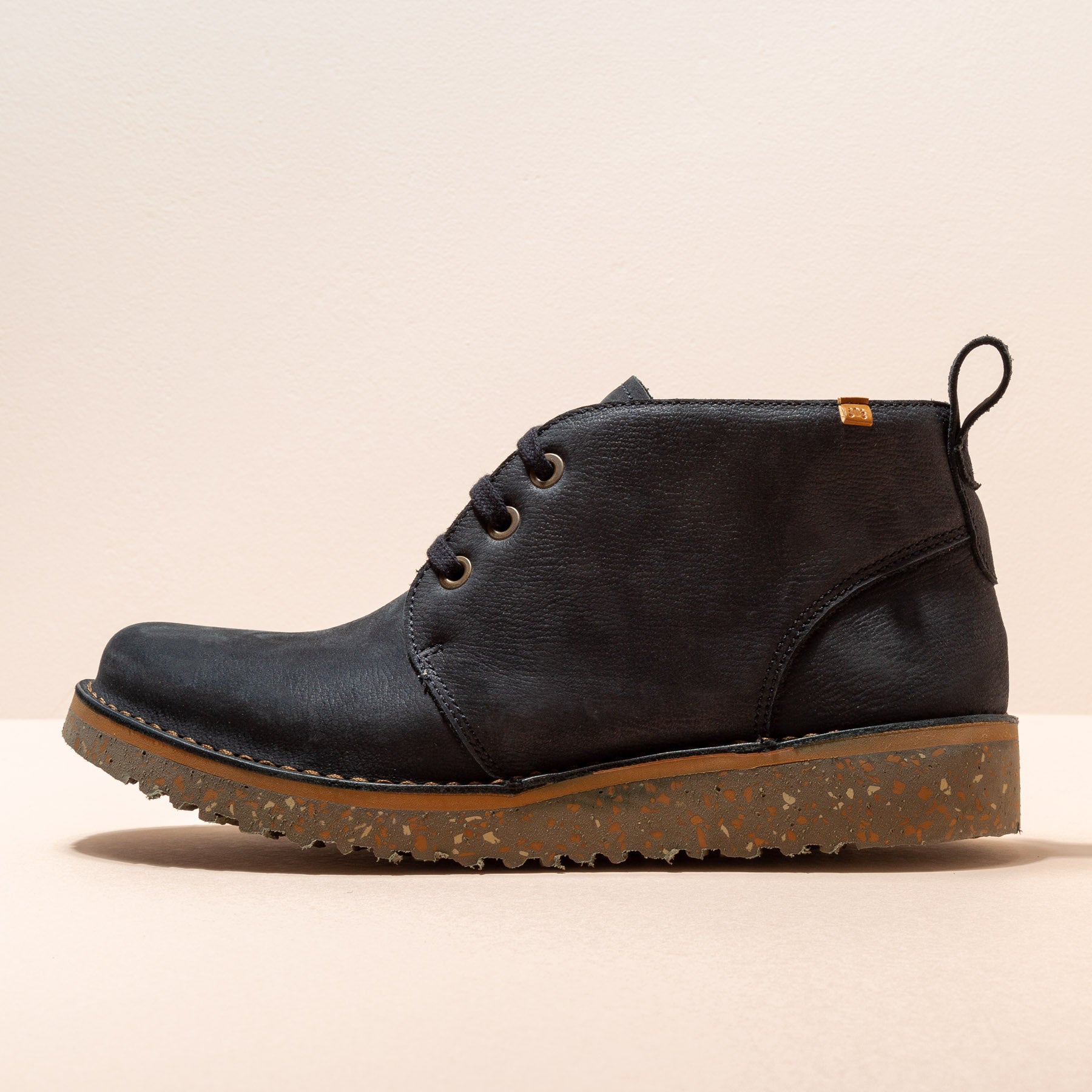 gid://shopify/Product/15700018364748_1