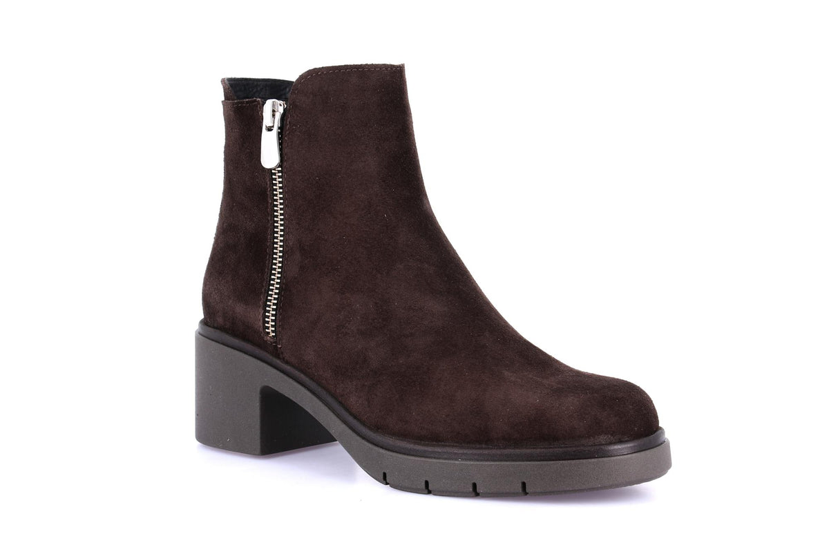 gid://shopify/Product/16106544595276_1