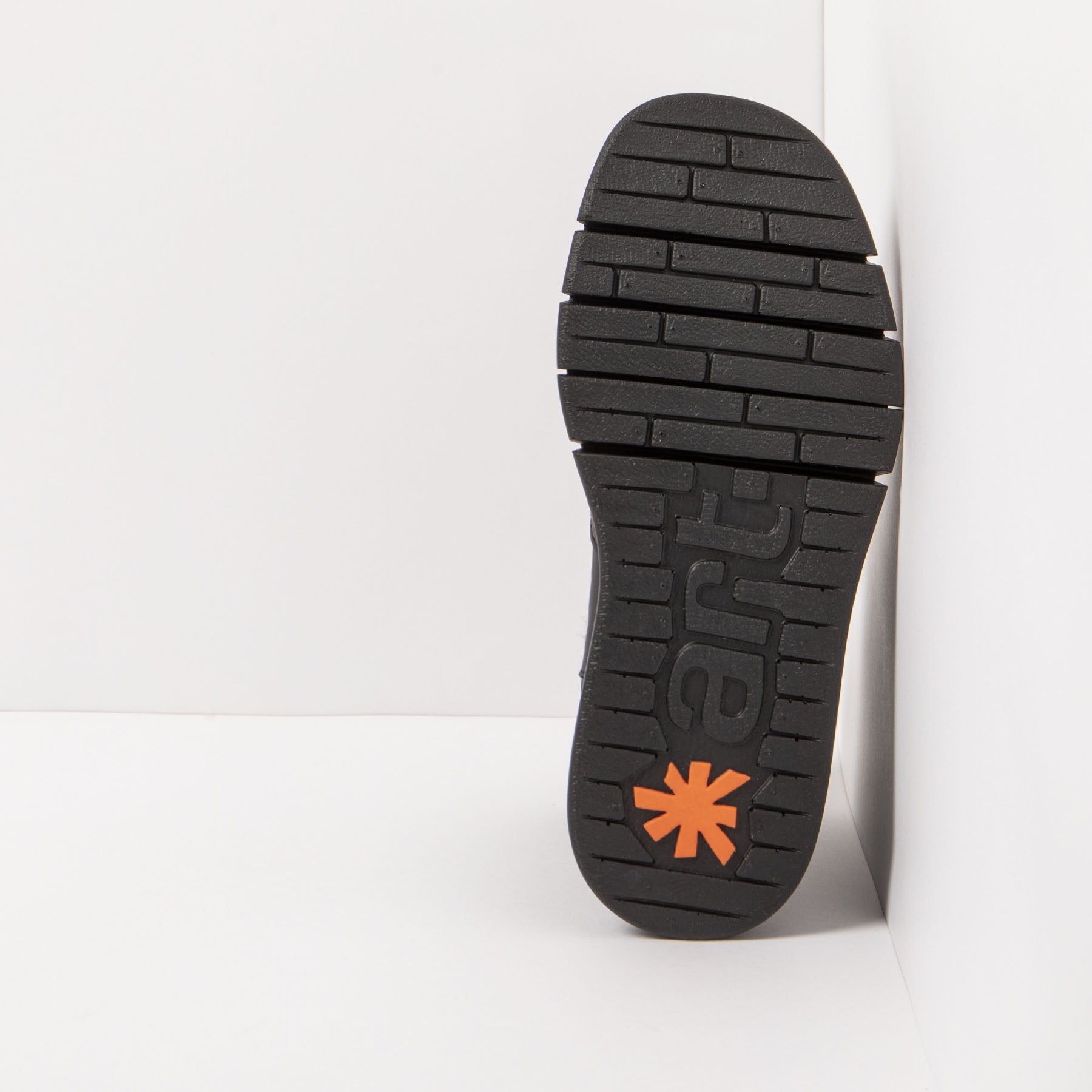 gid://shopify/Product/15785701540172_6