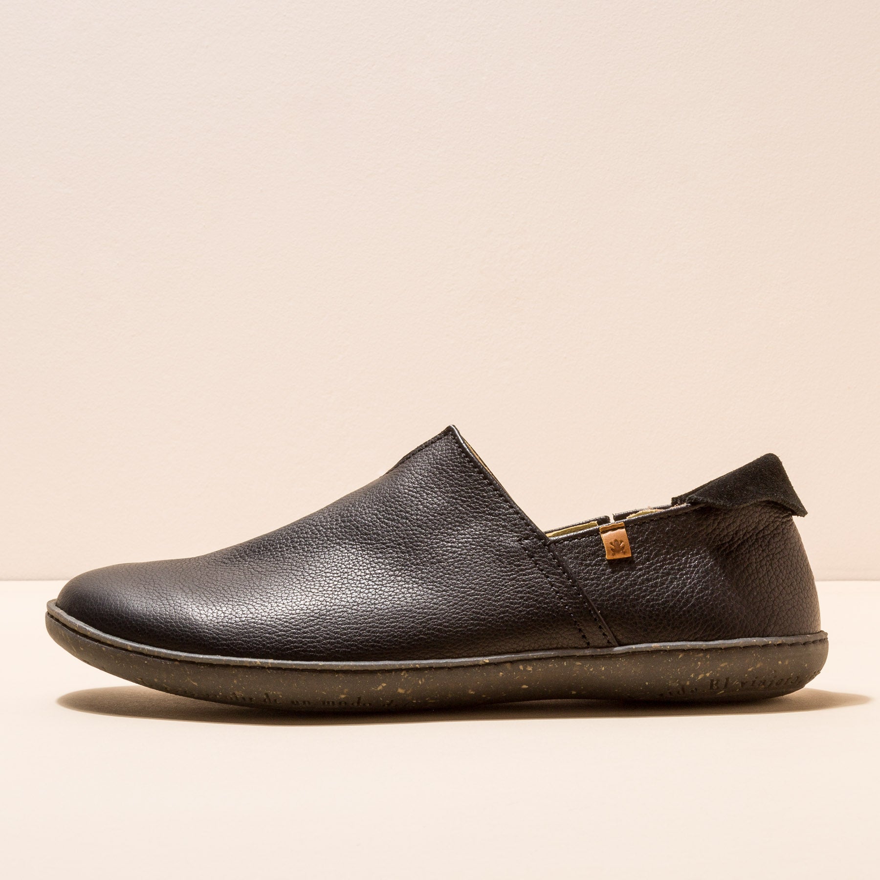 gid://shopify/Product/15700223754572_1